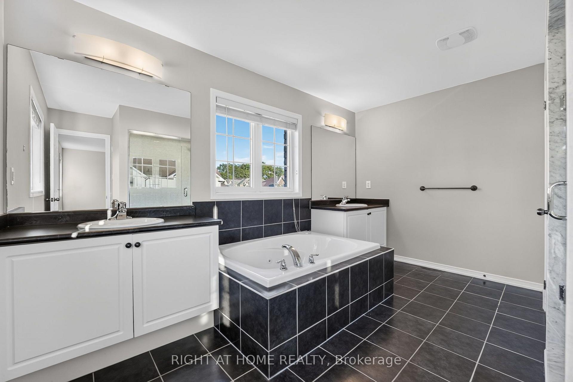 Photo 27 of 8460 Sweet Chestnut Drive, Niagara Falls, Brown — HOMEH