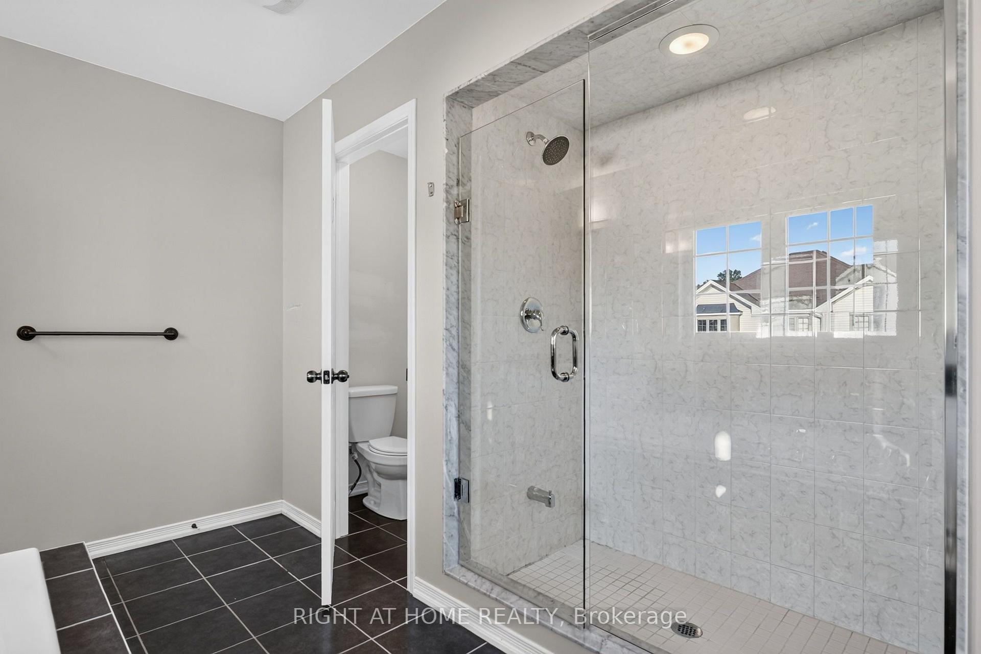 Photo 28 of 8460 Sweet Chestnut Drive, Niagara Falls, Brown — HOMEH
