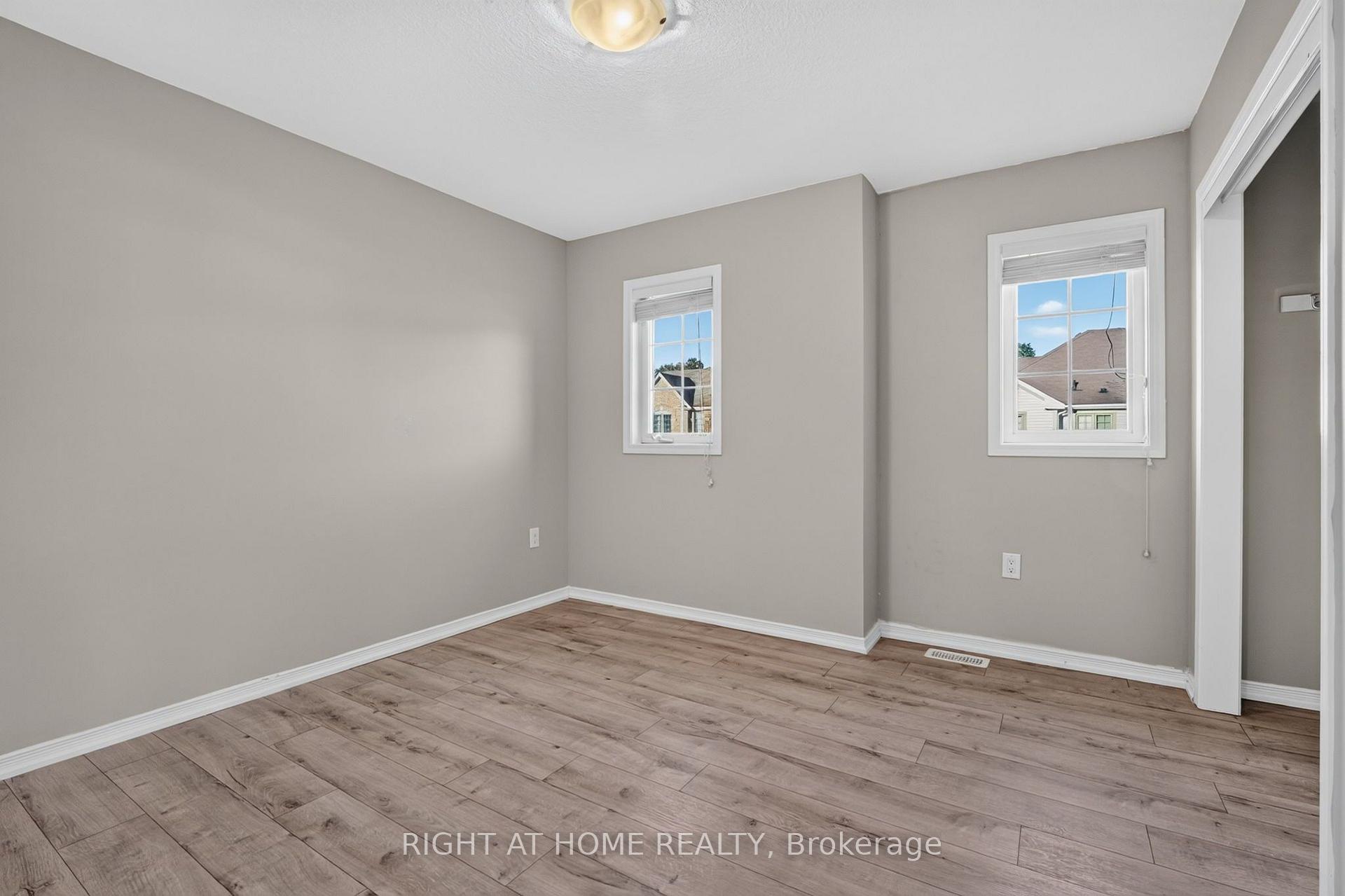 Photo 29 of 8460 Sweet Chestnut Drive, Niagara Falls, Brown — HOMEH