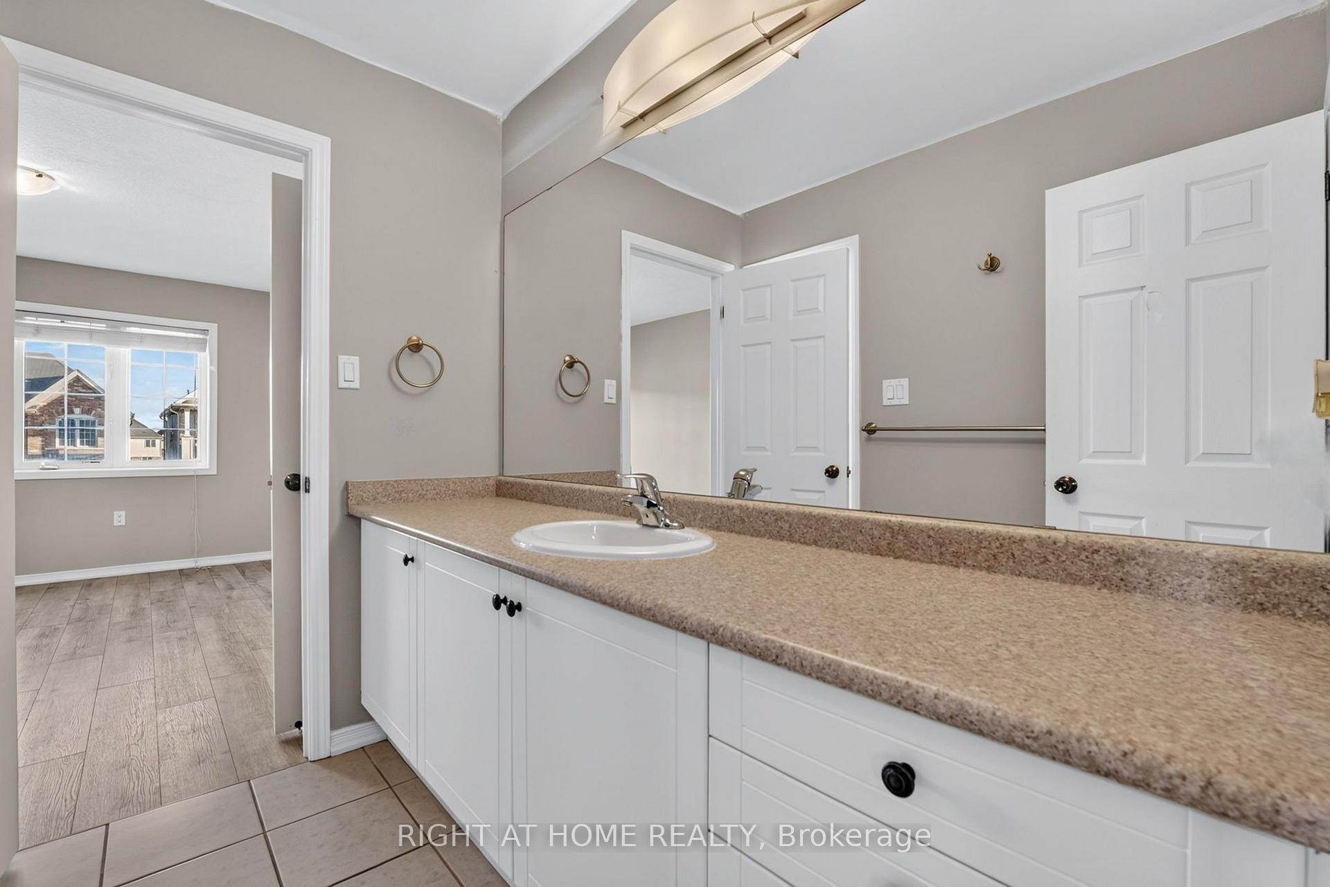 Photo 31 of 8460 Sweet Chestnut Drive, Niagara Falls, Brown — HOMEH
