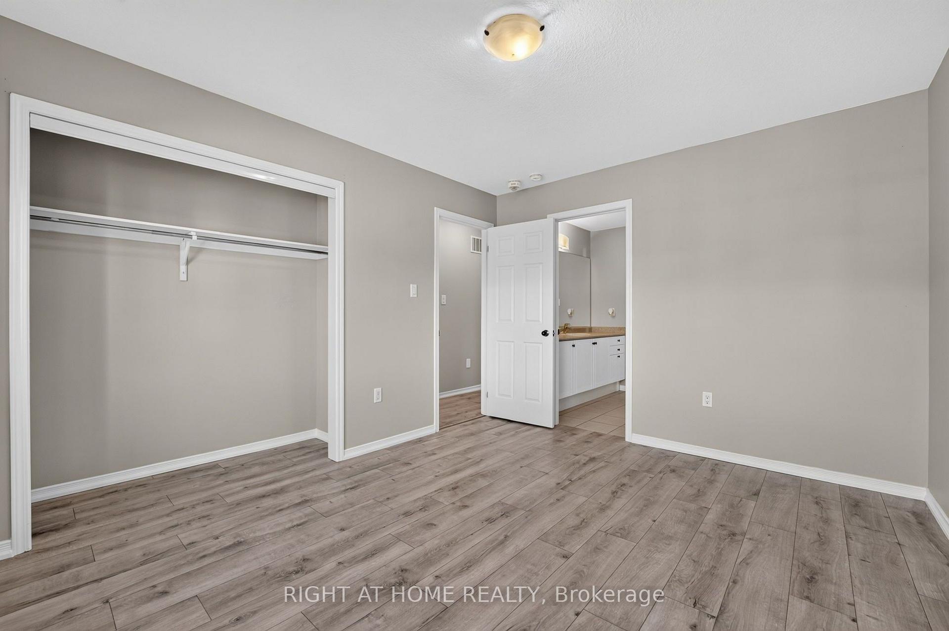 Photo 33 of 8460 Sweet Chestnut Drive, Niagara Falls, Brown — HOMEH