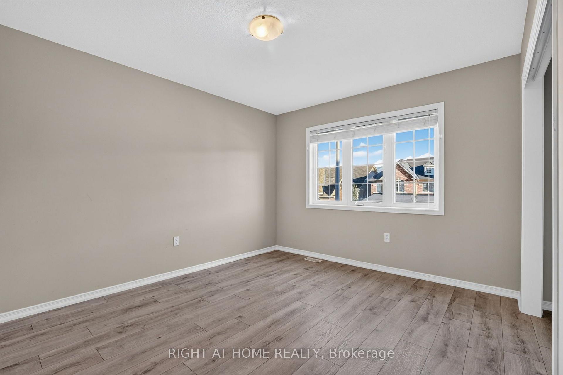 Photo 34 of 8460 Sweet Chestnut Drive, Niagara Falls, Brown — HOMEH