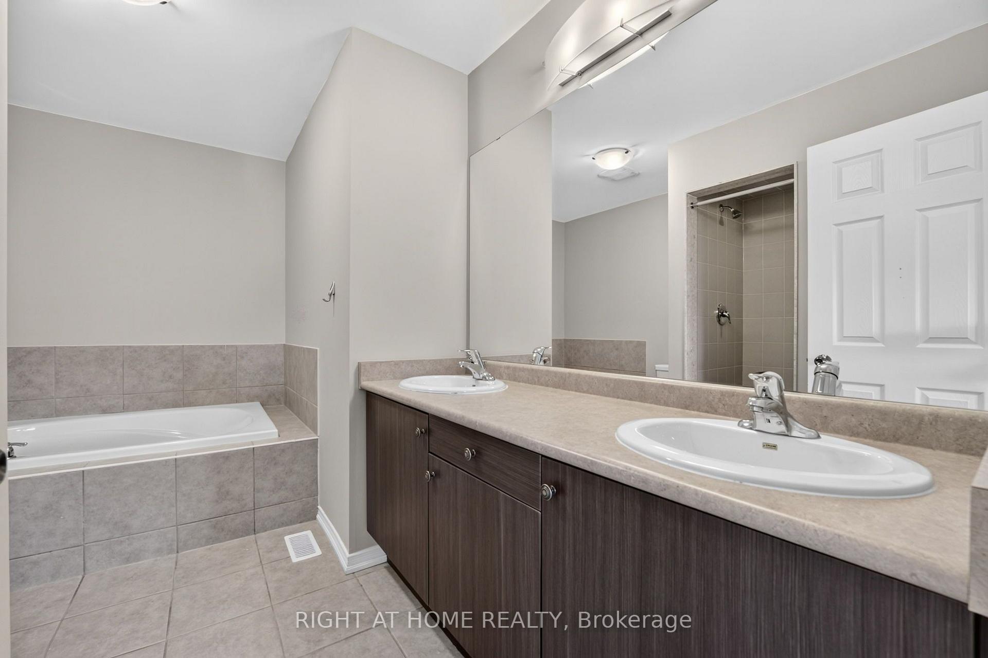 Photo 38 of 8460 Sweet Chestnut Drive, Niagara Falls, Brown — HOMEH