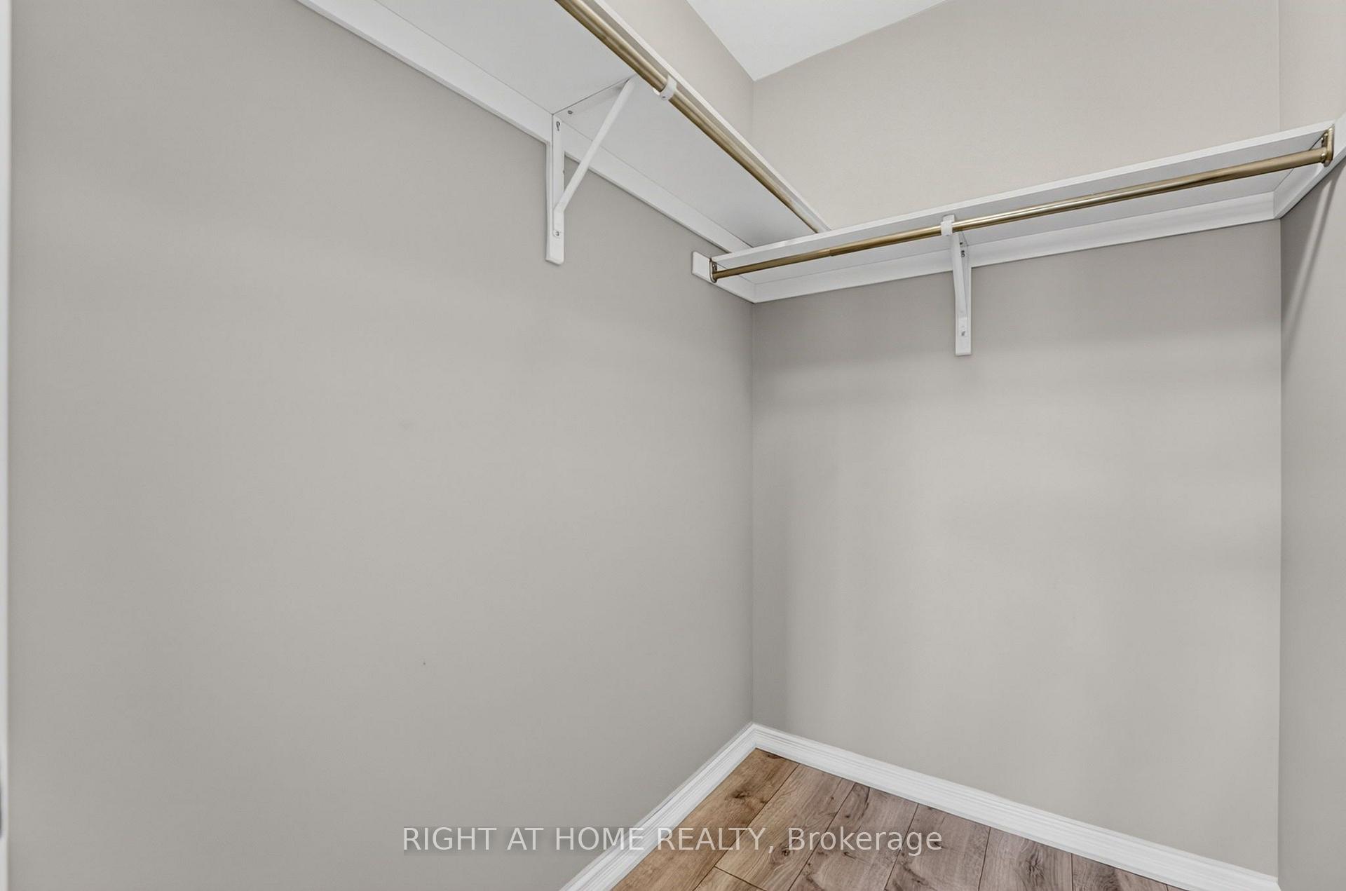 Photo 37 of 8460 Sweet Chestnut Drive, Niagara Falls, Brown — HOMEH