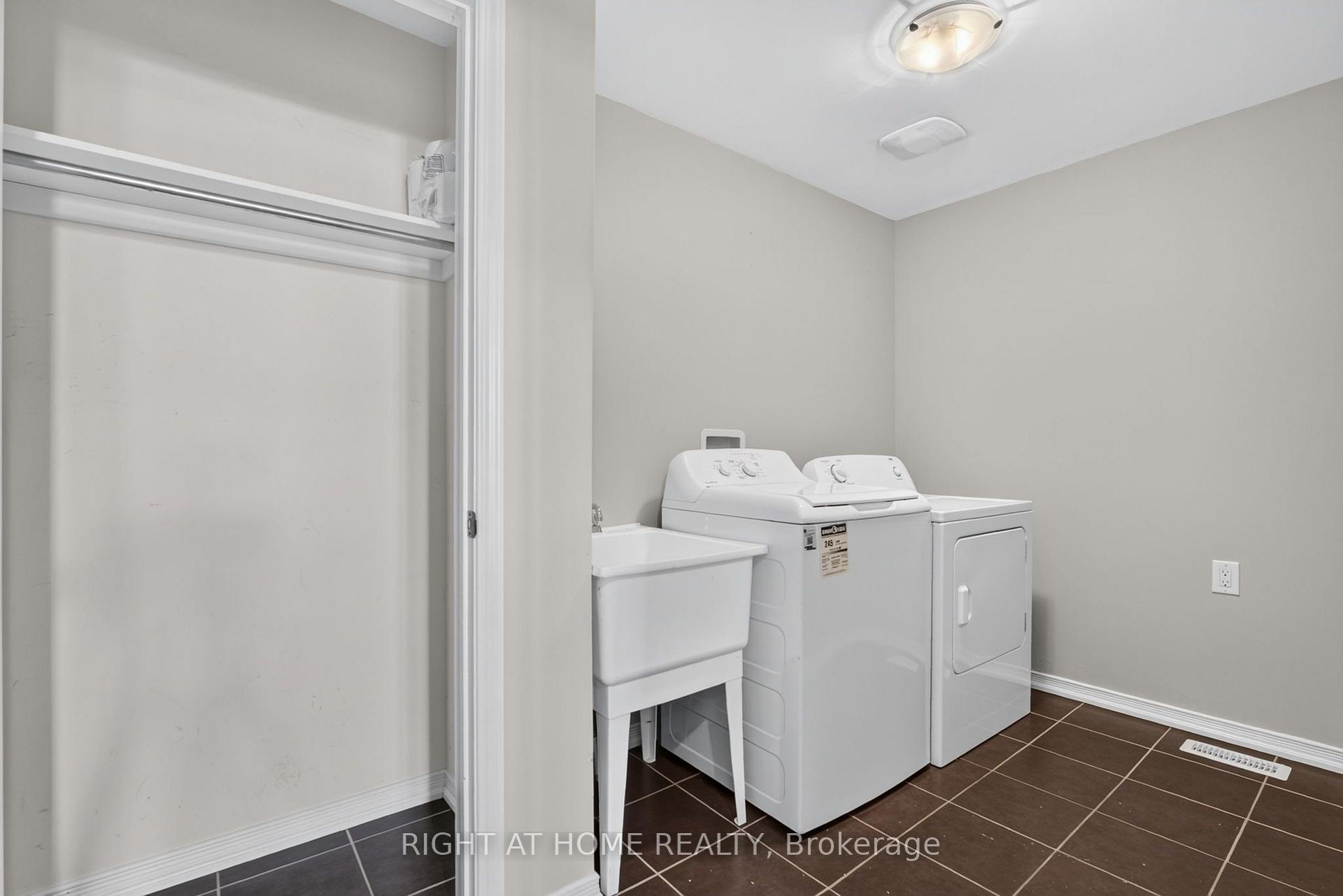 Photo 41 of 8460 Sweet Chestnut Drive, Niagara Falls, Brown — HOMEH
