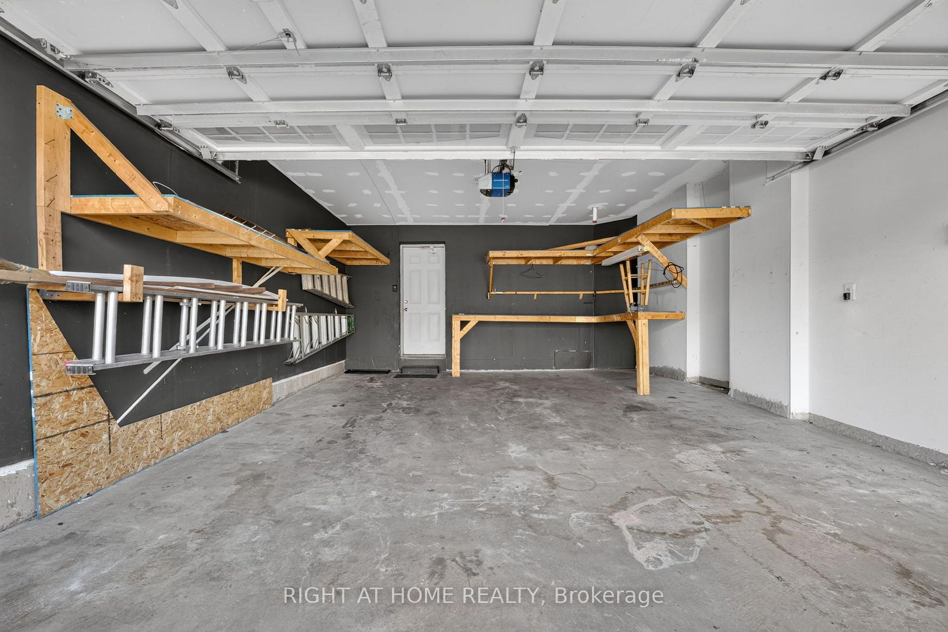 Photo 46 of 8460 Sweet Chestnut Drive, Niagara Falls, Brown — HOMEH