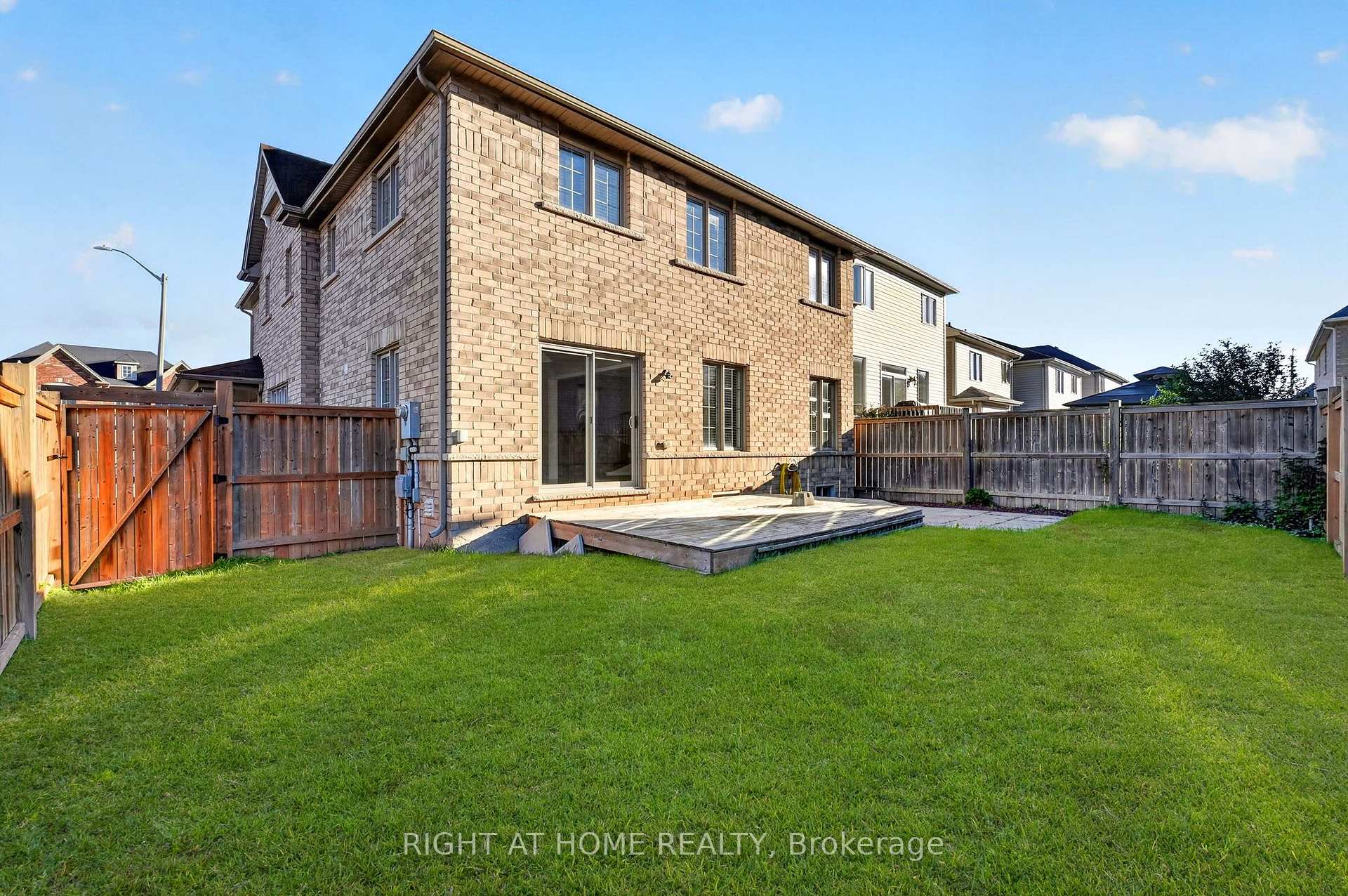 Photo 48 of 8460 Sweet Chestnut Drive, Niagara Falls, Brown — HOMEH