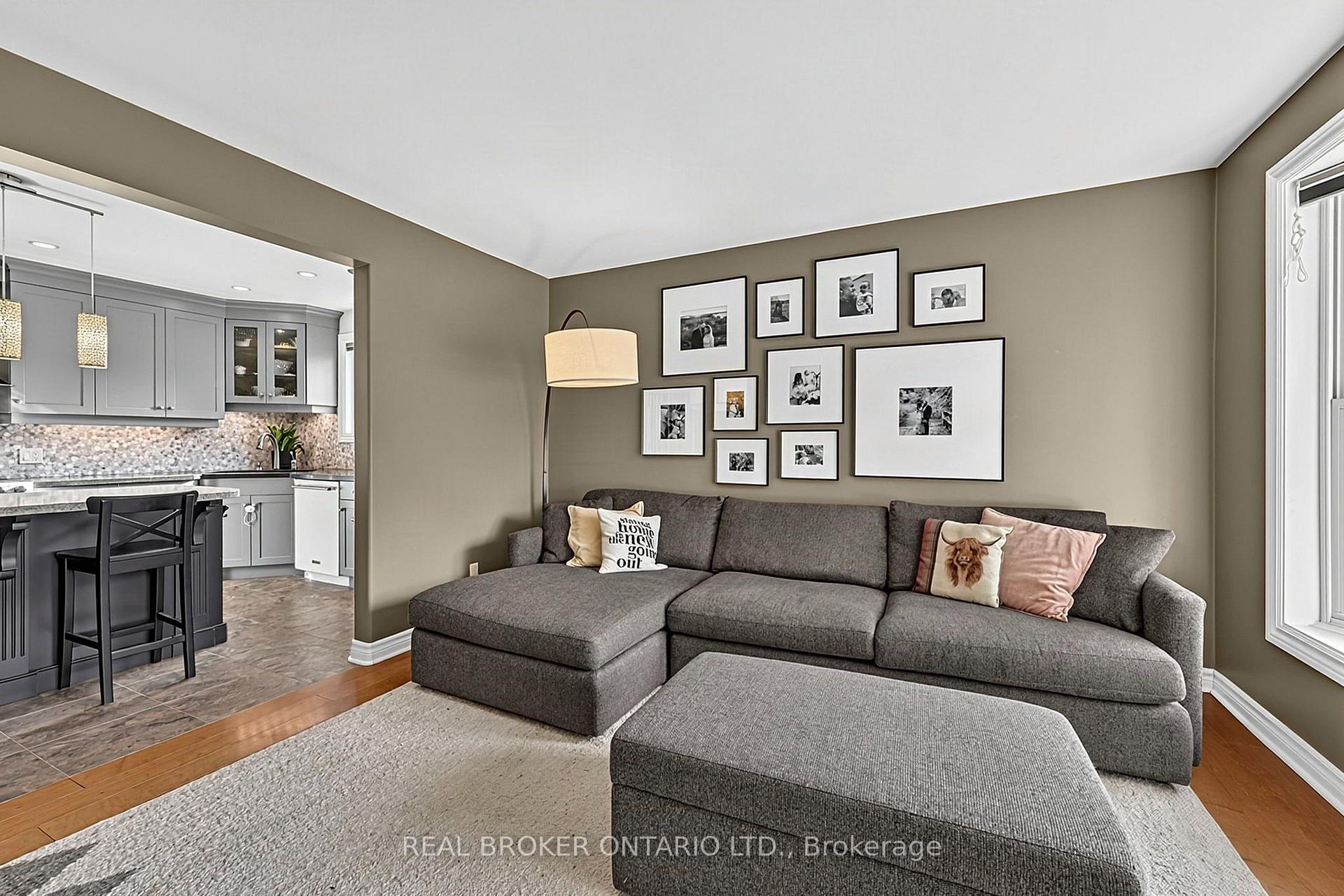 Photo 5 of 110 Murray Drive, Aurora, Aurora Highlands — HOMEH