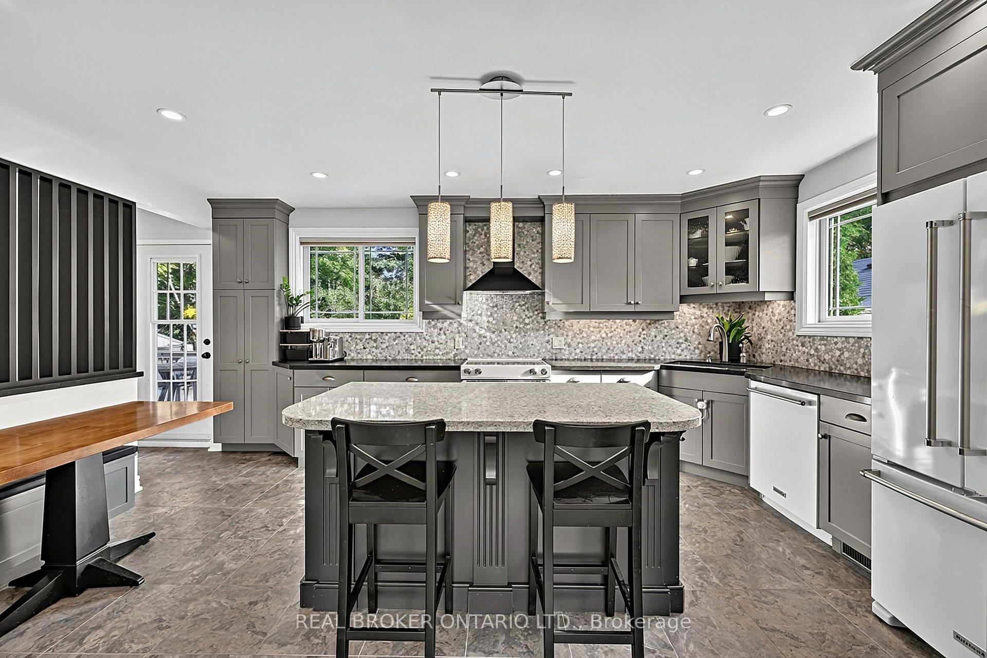 Photo 7 of 110 Murray Drive, Aurora, Aurora Highlands — HOMEH