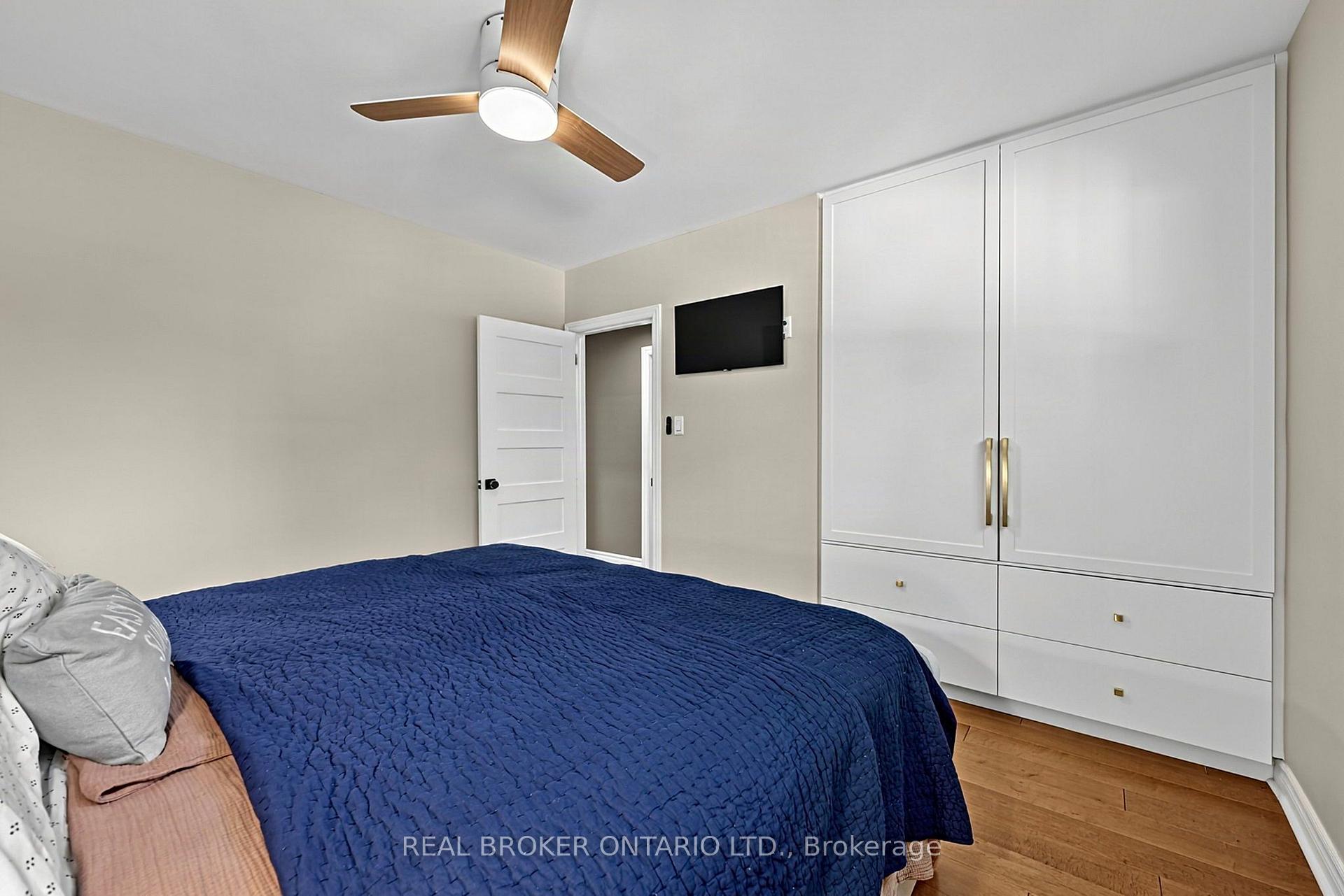 Photo 13 of 110 Murray Drive, Aurora, Aurora Highlands — HOMEH