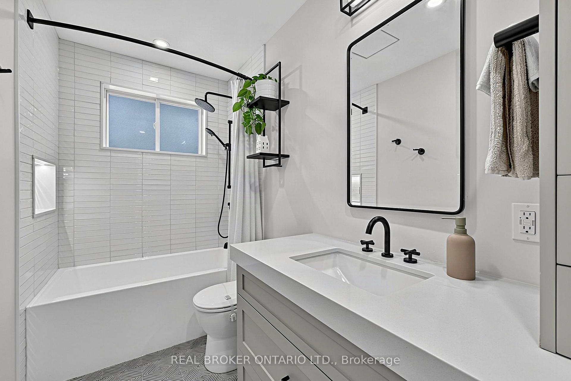 Photo 17 of 110 Murray Drive, Aurora, Aurora Highlands — HOMEH