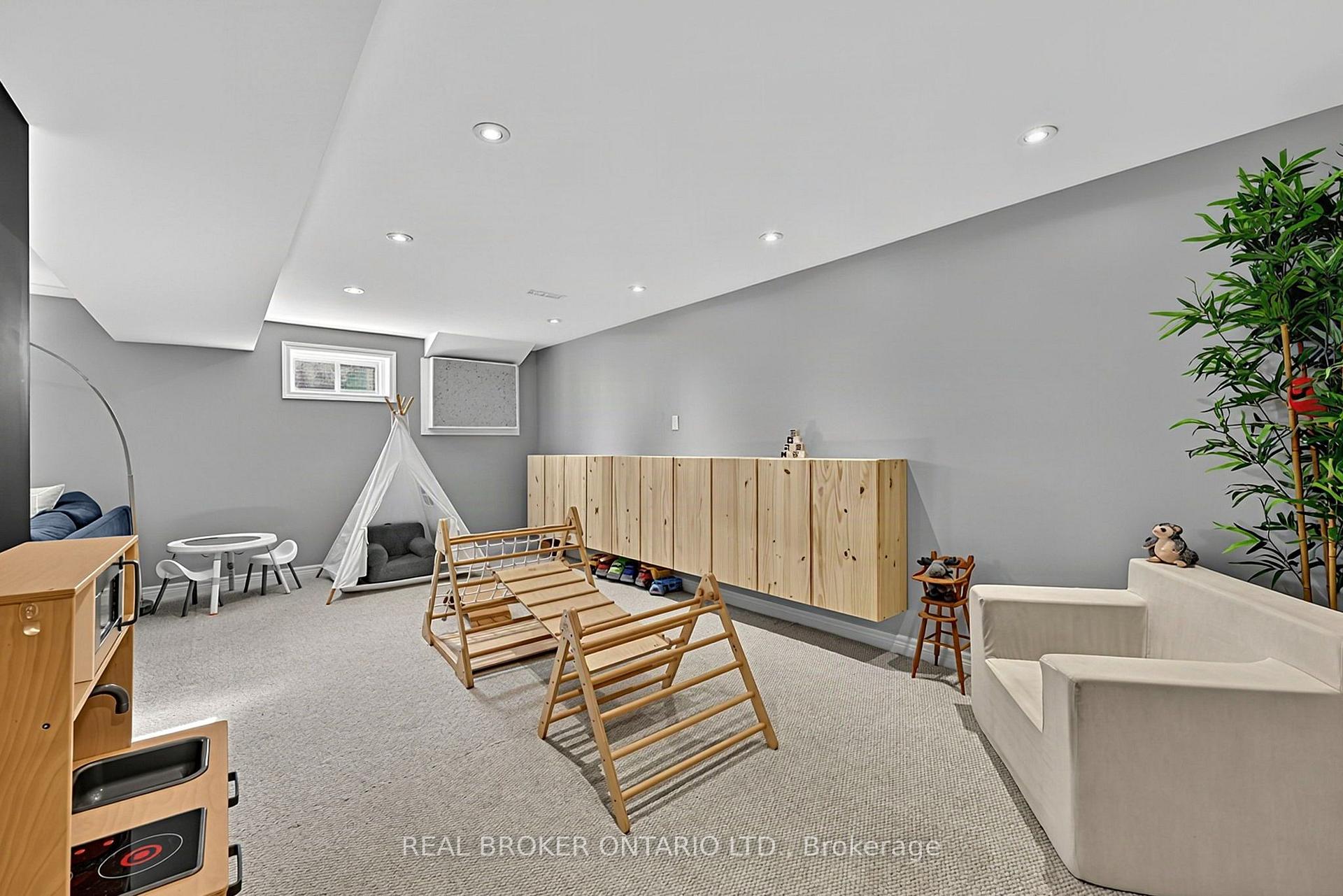 Photo 20 of 110 Murray Drive, Aurora, Aurora Highlands — HOMEH