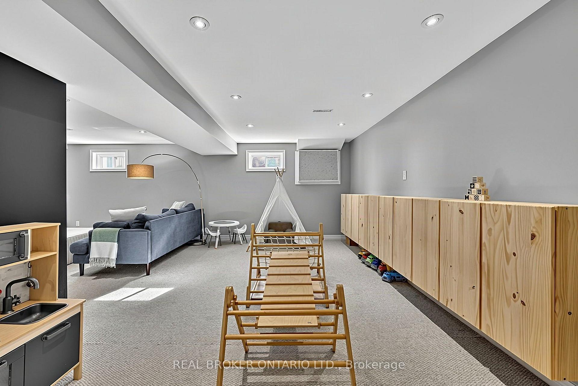 Photo 21 of 110 Murray Drive, Aurora, Aurora Highlands — HOMEH
