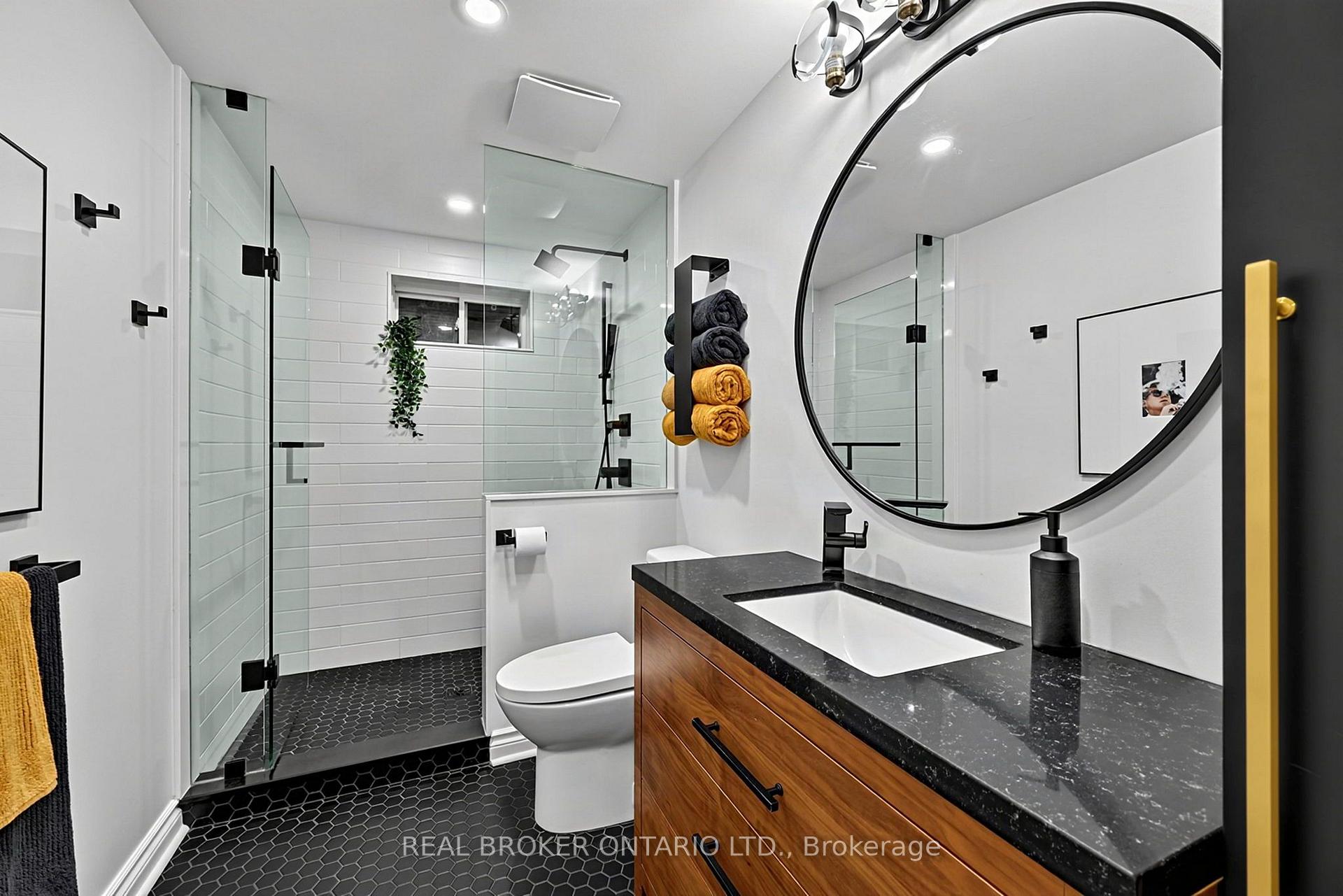 Photo 25 of 110 Murray Drive, Aurora, Aurora Highlands — HOMEH