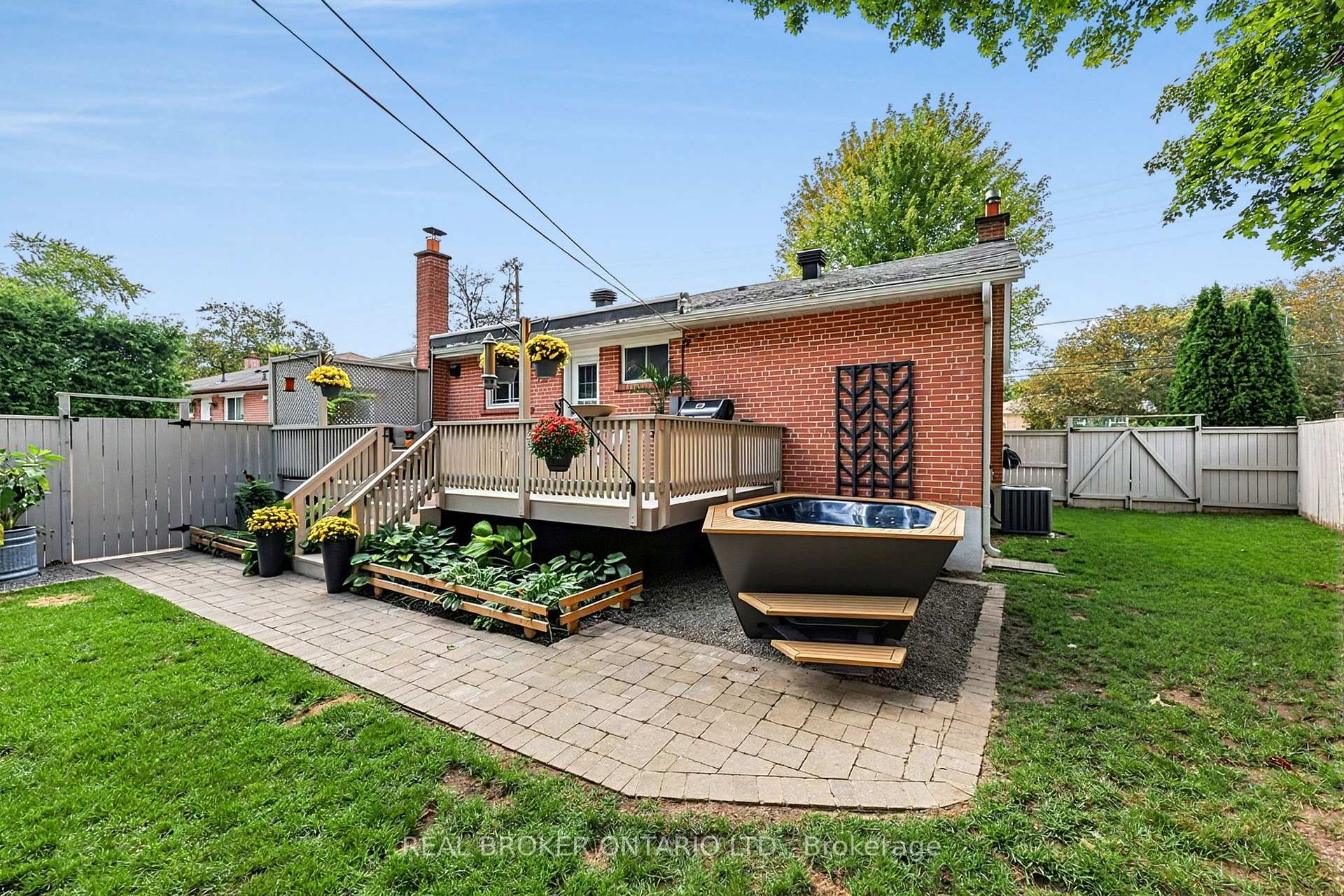 Photo 31 of 110 Murray Drive, Aurora, Aurora Highlands — HOMEH