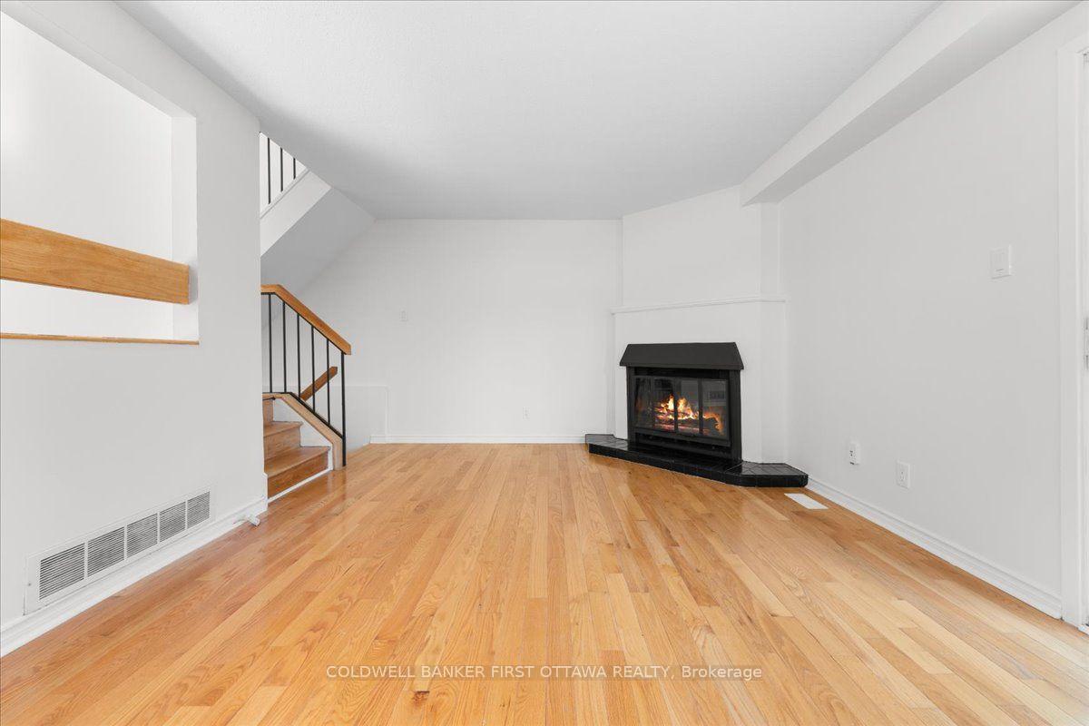 Photo 13 of 2F Castlebrook Lane, Ottawa, Centrepointe — HOMEH