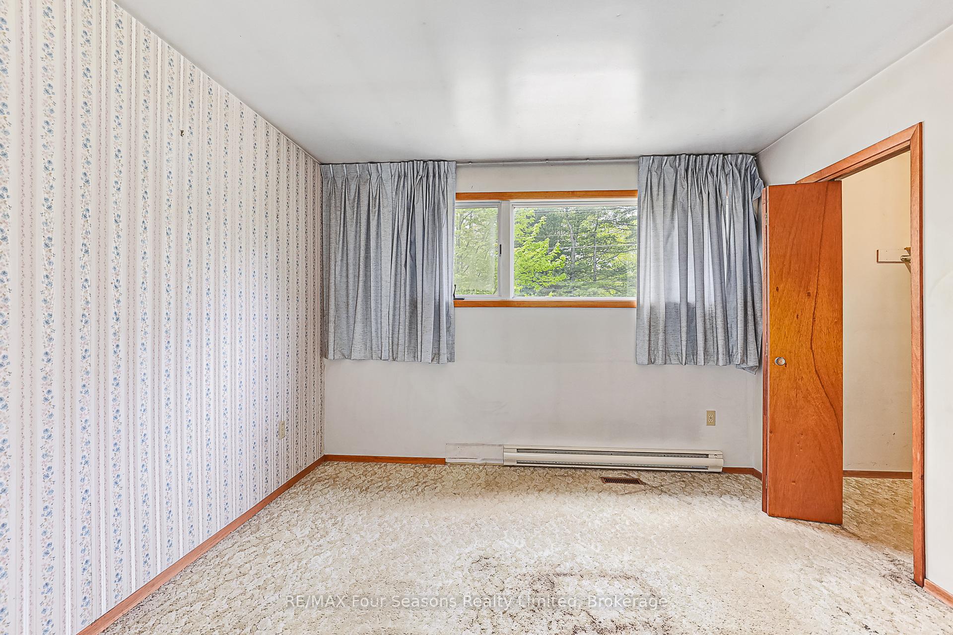 Photo 13 of 828 Oxbow Park Drive, Wasaga Beach — HOMEH