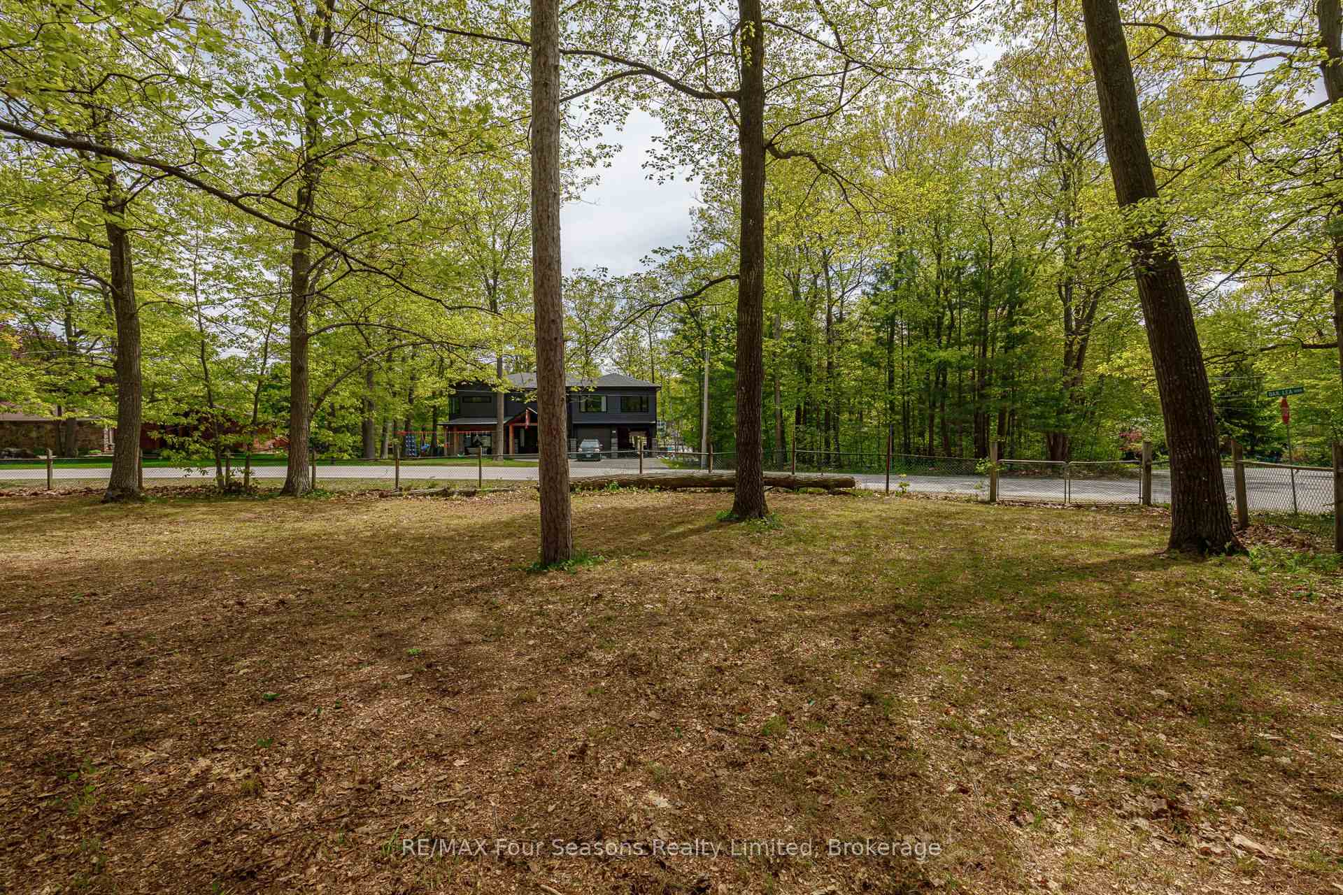 Photo 19 of 828 Oxbow Park Drive, Wasaga Beach — HOMEH