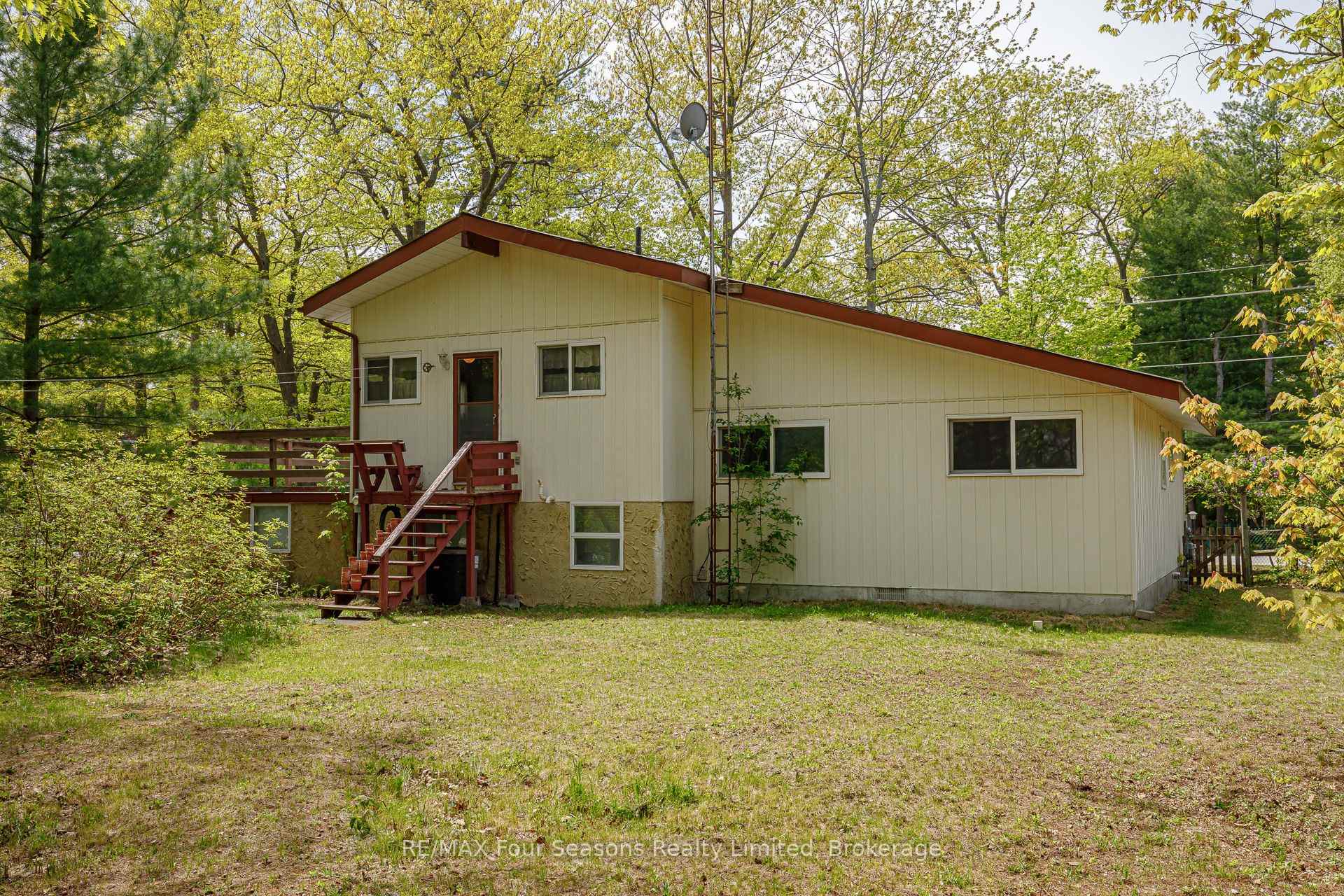 Photo 26 of 828 Oxbow Park Drive, Wasaga Beach — HOMEH