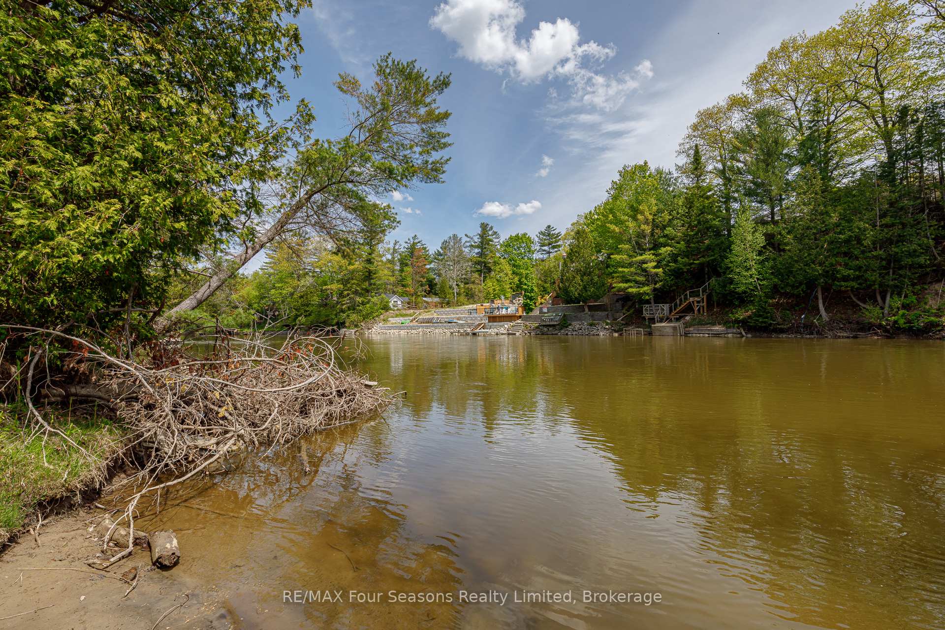 Photo 28 of 828 Oxbow Park Drive, Wasaga Beach — HOMEH