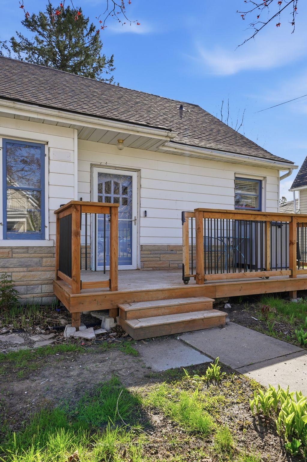 Photo 2 of 93 John Street, Stirling-Rawdon, Stirling Ward — HOMEH