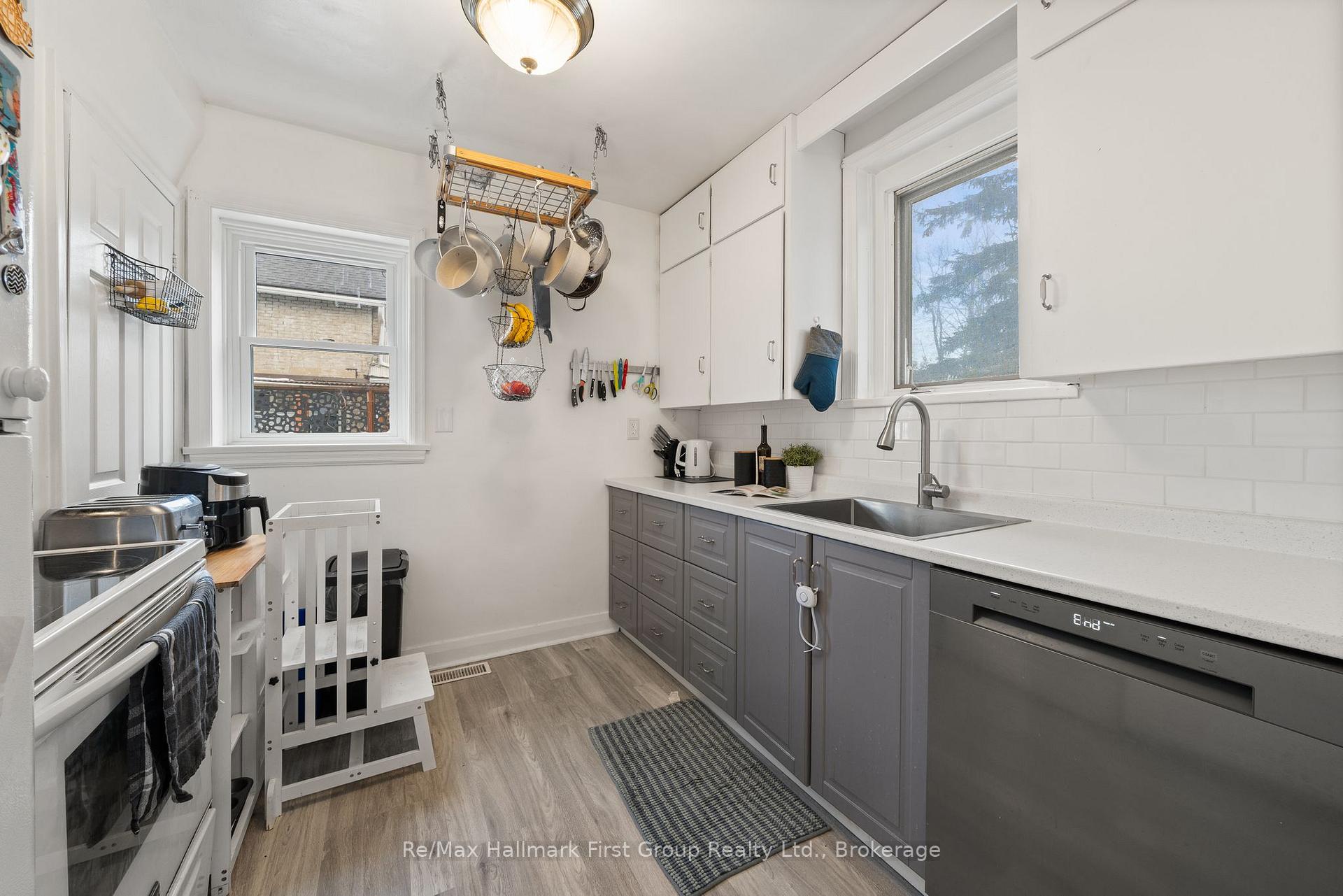 Photo 10 of 93 John Street, Stirling-Rawdon, Stirling Ward — HOMEH