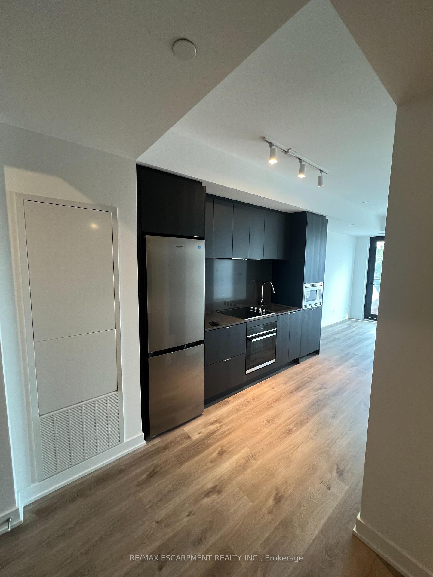 Photo 3 of Unit 416, 101 John Street N, Hamilton, Beasley — HOMEH