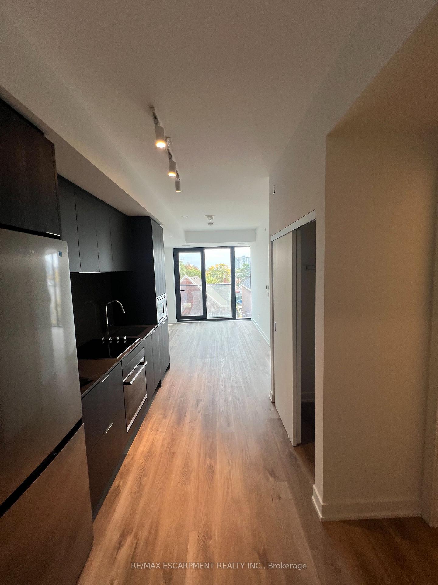 Photo 4 of Unit 416, 101 John Street N, Hamilton, Beasley — HOMEH