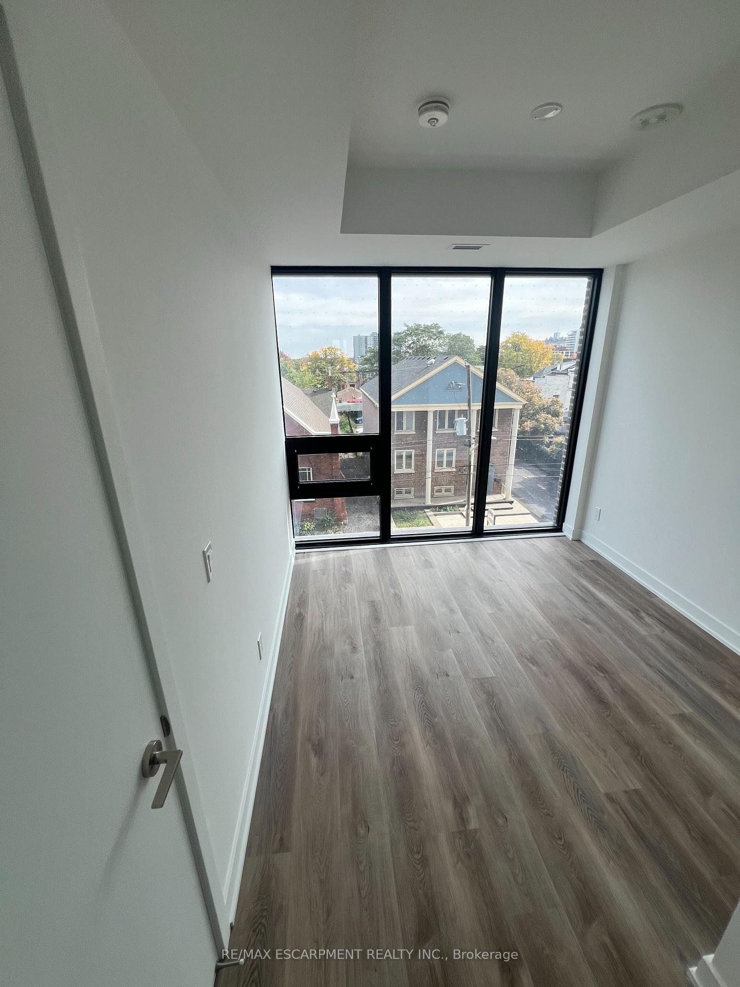 Photo 9 of Unit 416, 101 John Street N, Hamilton, Beasley — HOMEH