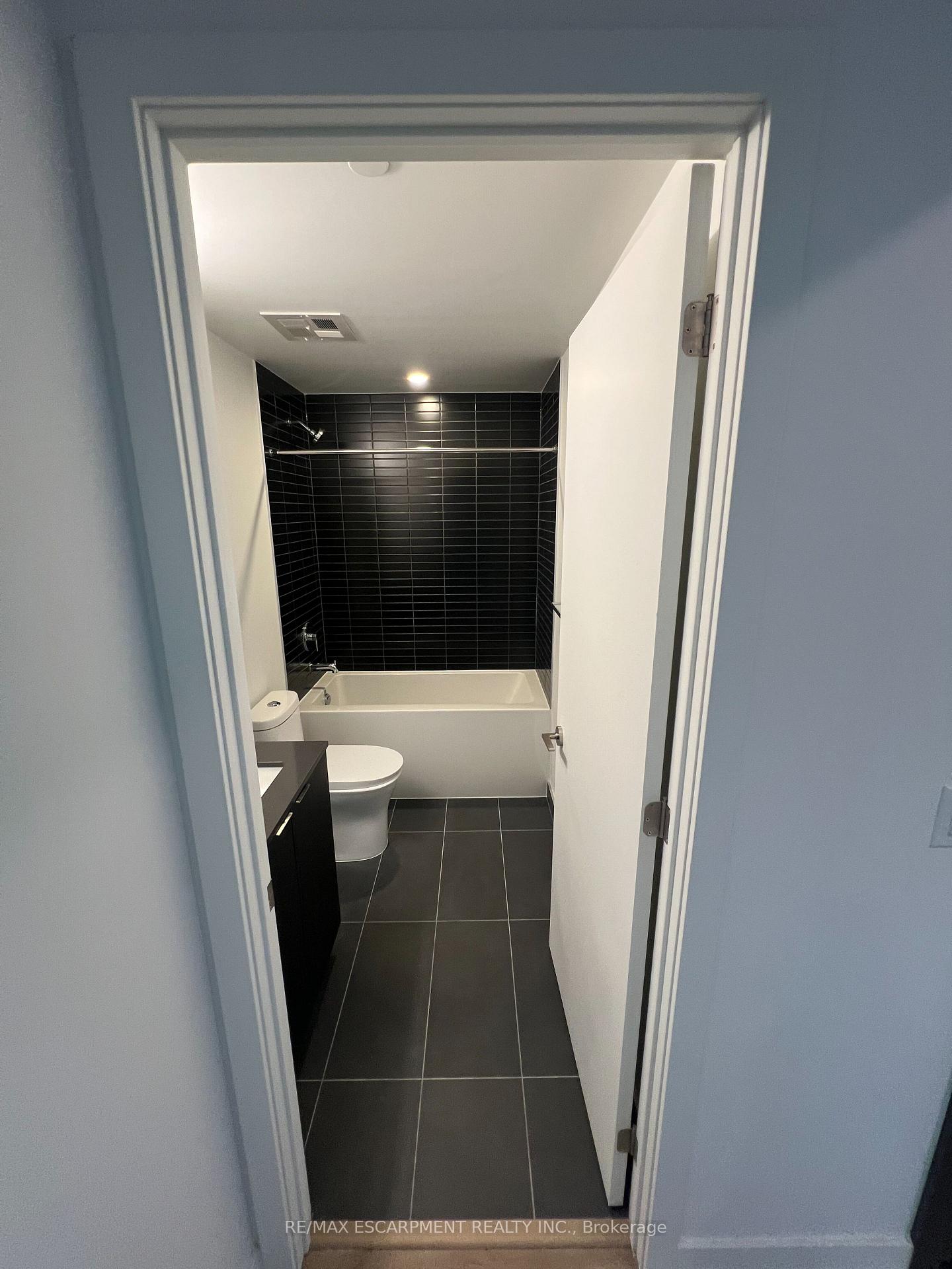 Photo 18 of Unit 416, 101 John Street N, Hamilton, Beasley — HOMEH