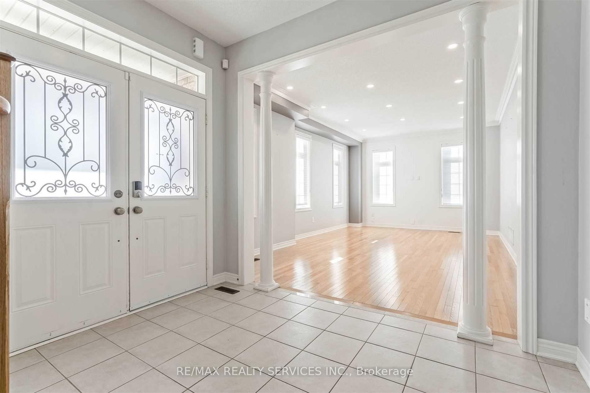 Photo 3 of Unit Upper, 3 Coolwater Drive, Brampton, Sandringham-Wellington — HOMEH