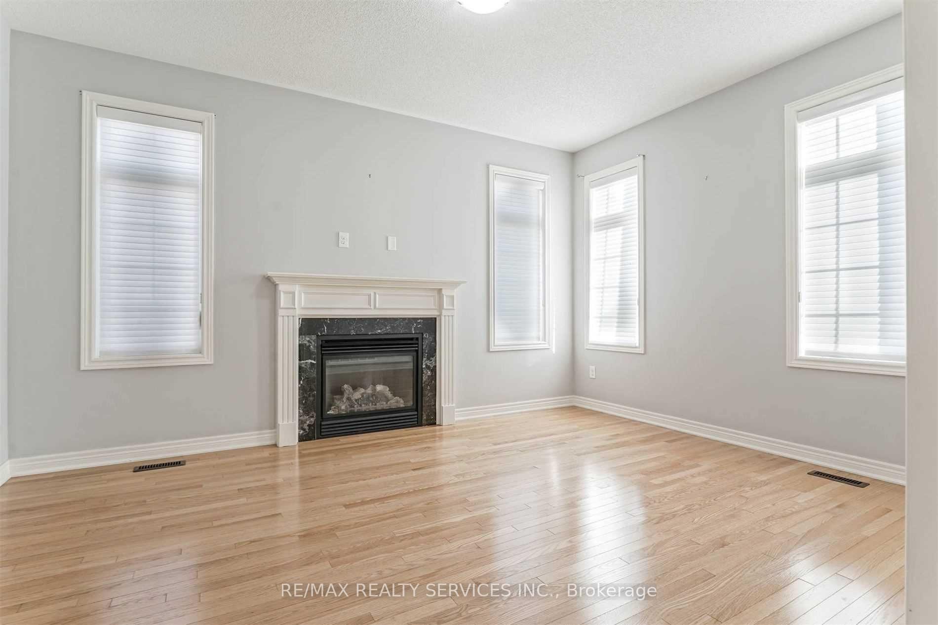 Photo 5 of Unit Upper, 3 Coolwater Drive, Brampton, Sandringham-Wellington — HOMEH