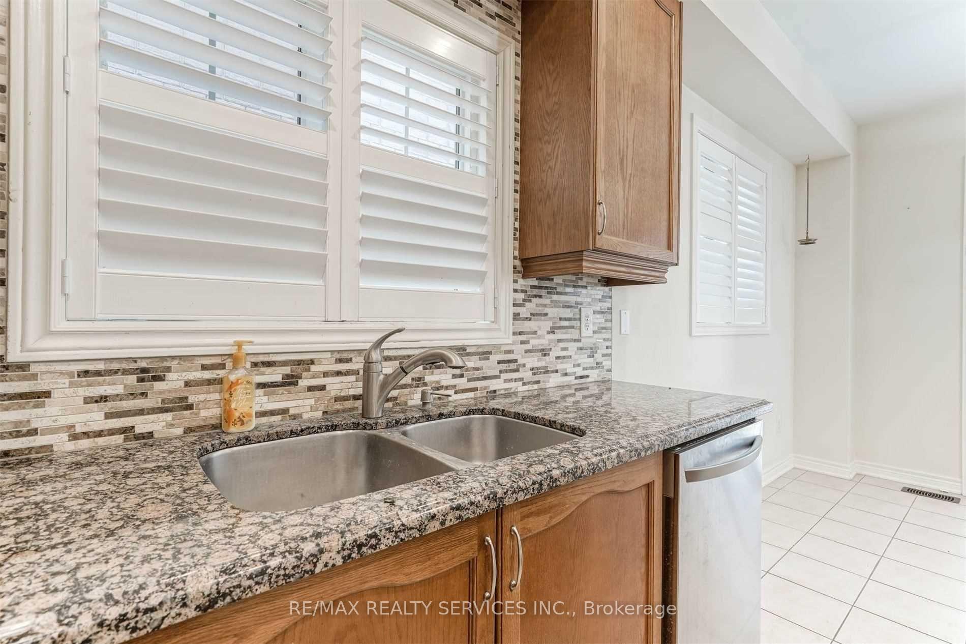 Photo 8 of Unit Upper, 3 Coolwater Drive, Brampton, Sandringham-Wellington — HOMEH
