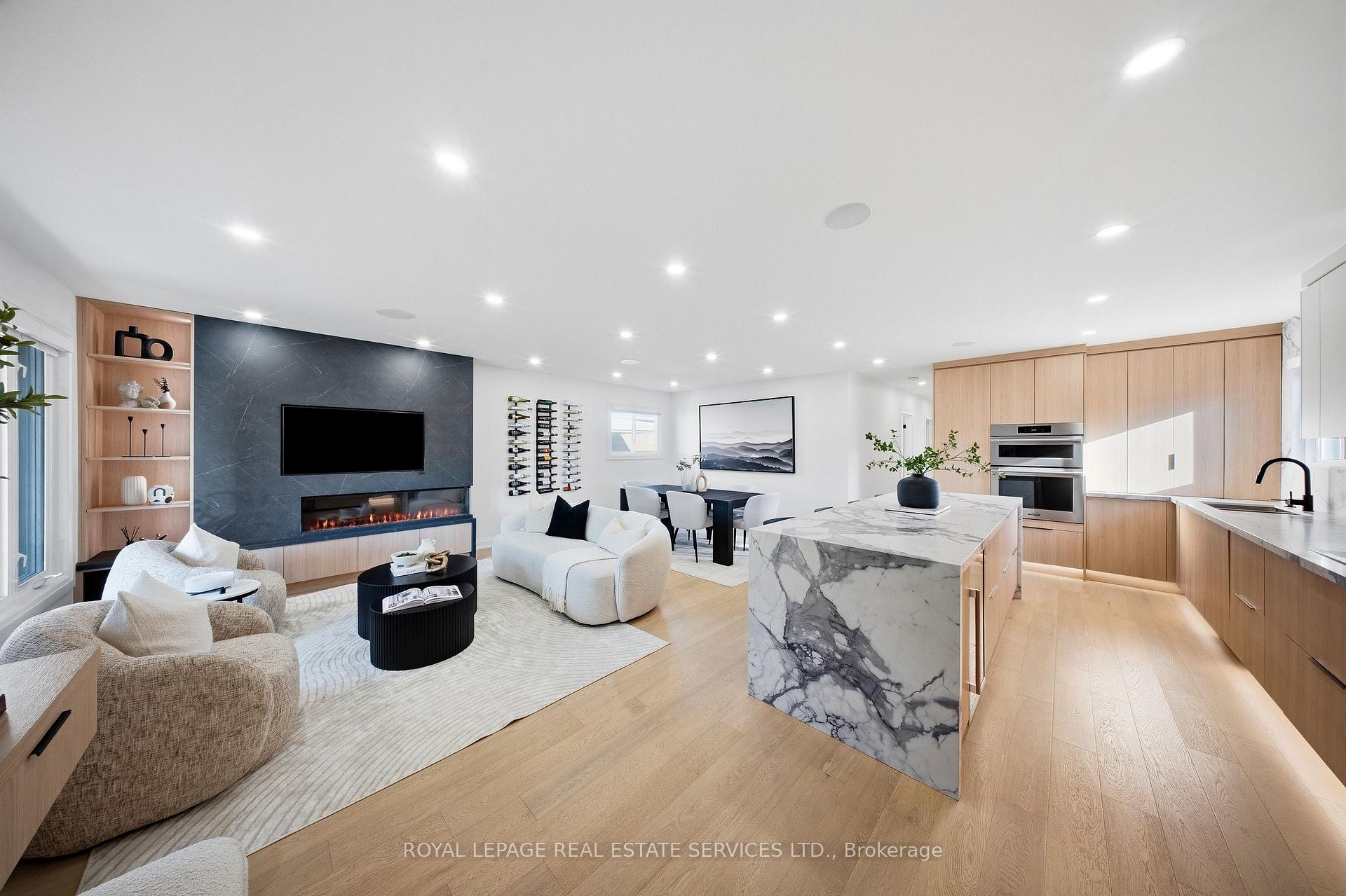 Photo 5 of 655 Netherton Crescent, Mississauga, Applewood — HOMEH