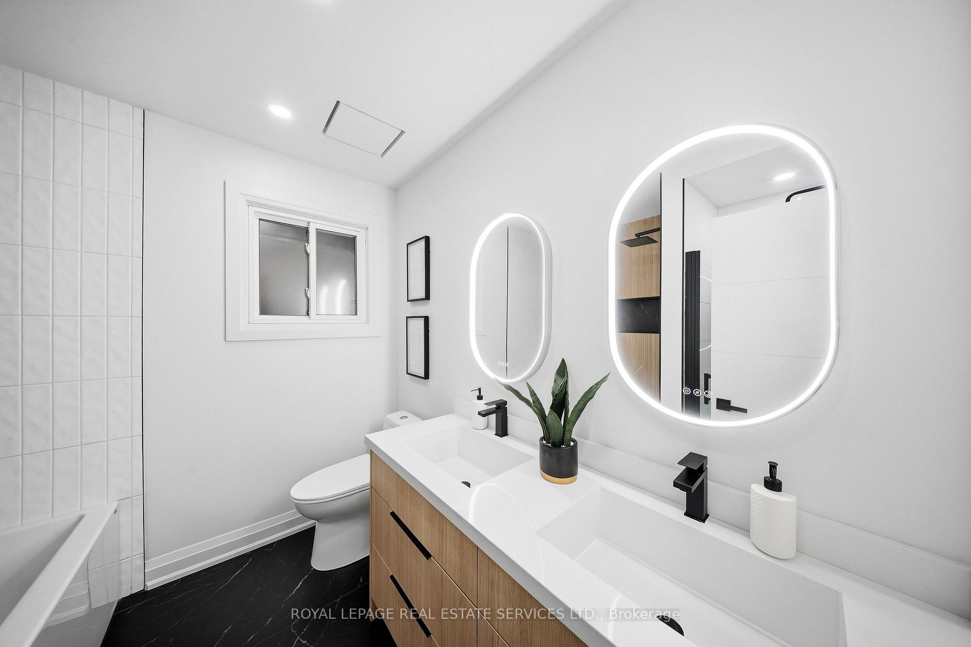 Photo 18 of 655 Netherton Crescent, Mississauga, Applewood — HOMEH