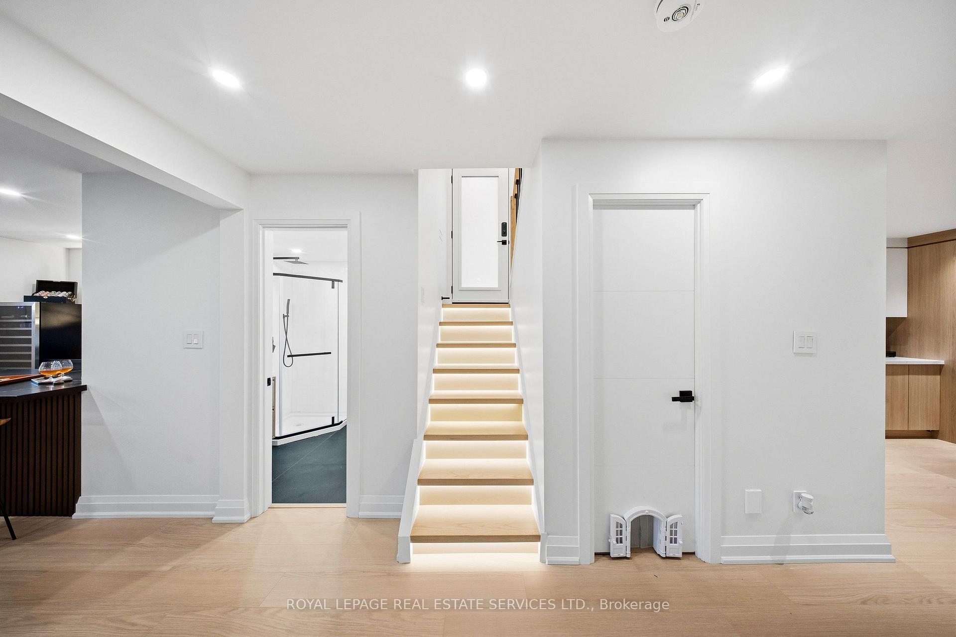 Photo 20 of 655 Netherton Crescent, Mississauga, Applewood — HOMEH