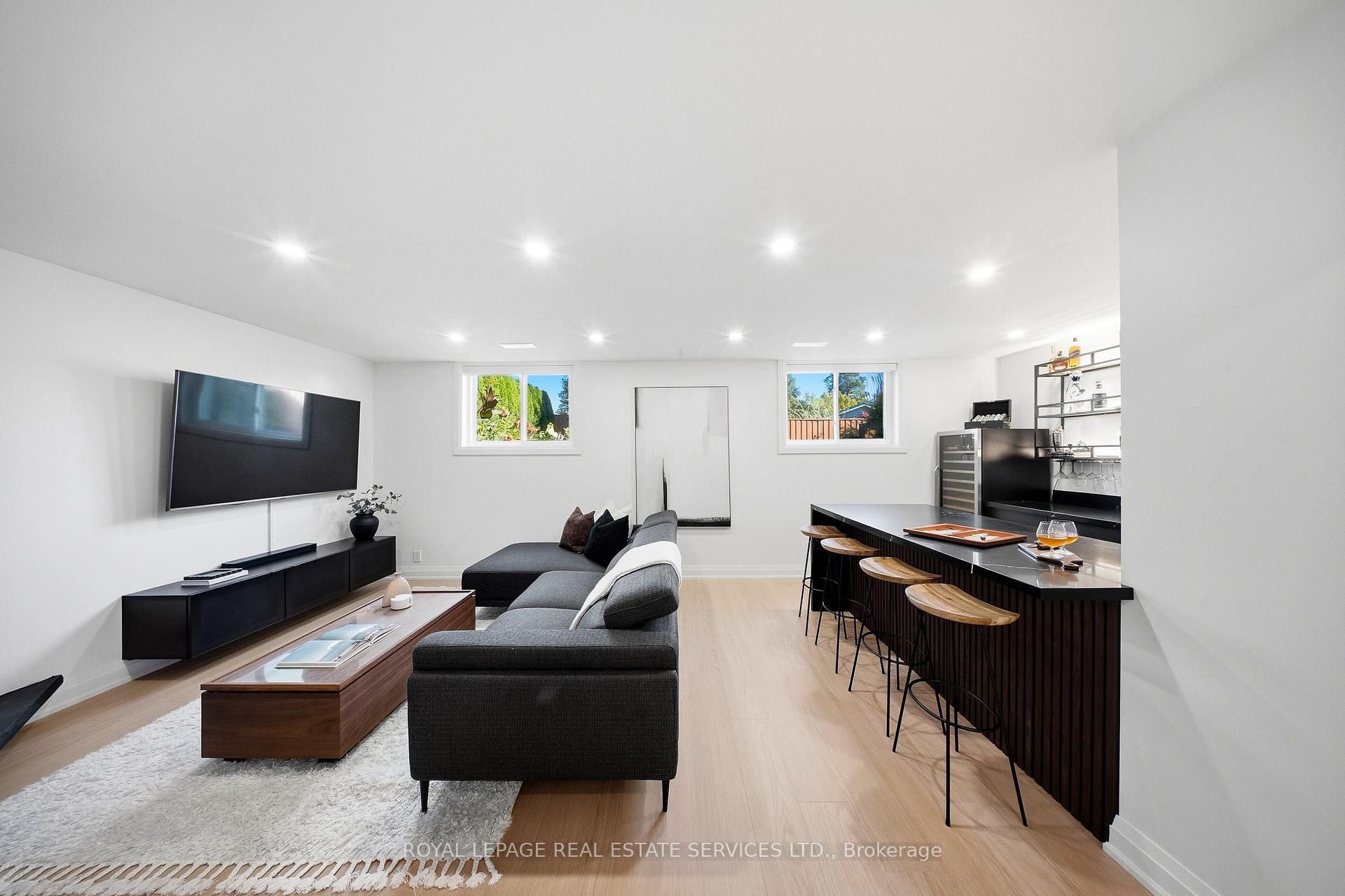 Photo 22 of 655 Netherton Crescent, Mississauga, Applewood — HOMEH