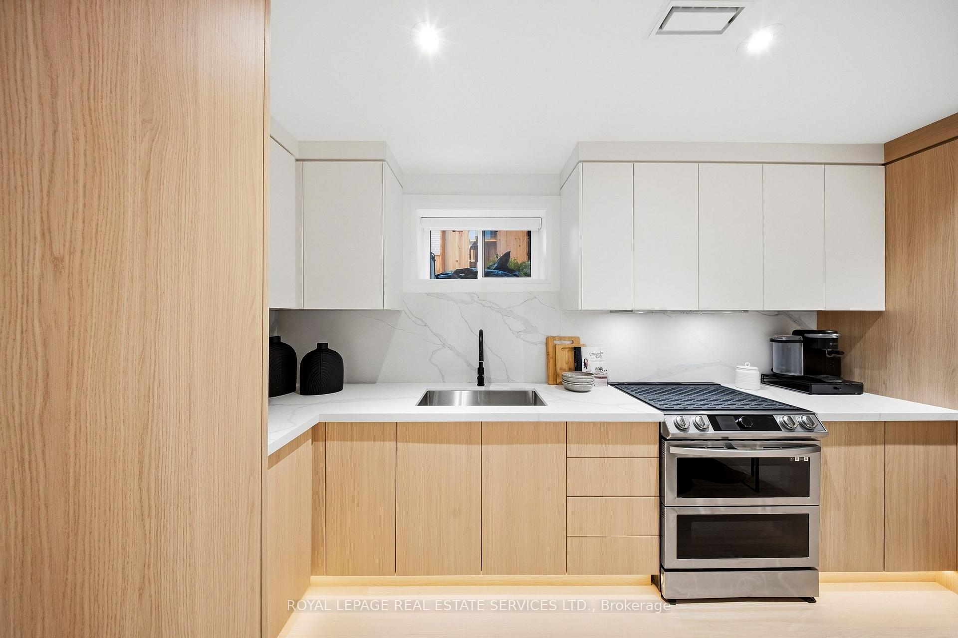 Photo 29 of 655 Netherton Crescent, Mississauga, Applewood — HOMEH