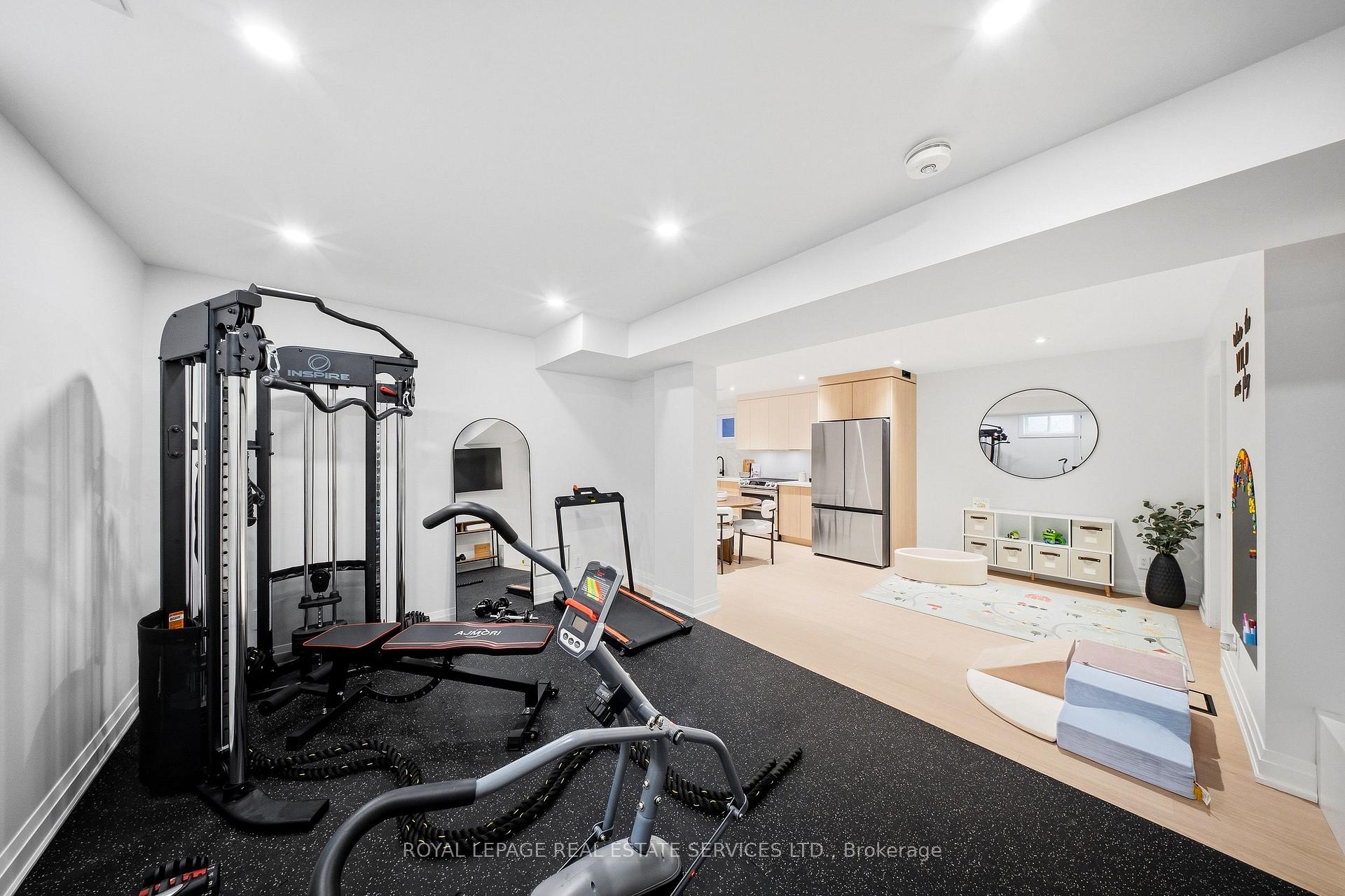 Photo 33 of 655 Netherton Crescent, Mississauga, Applewood — HOMEH