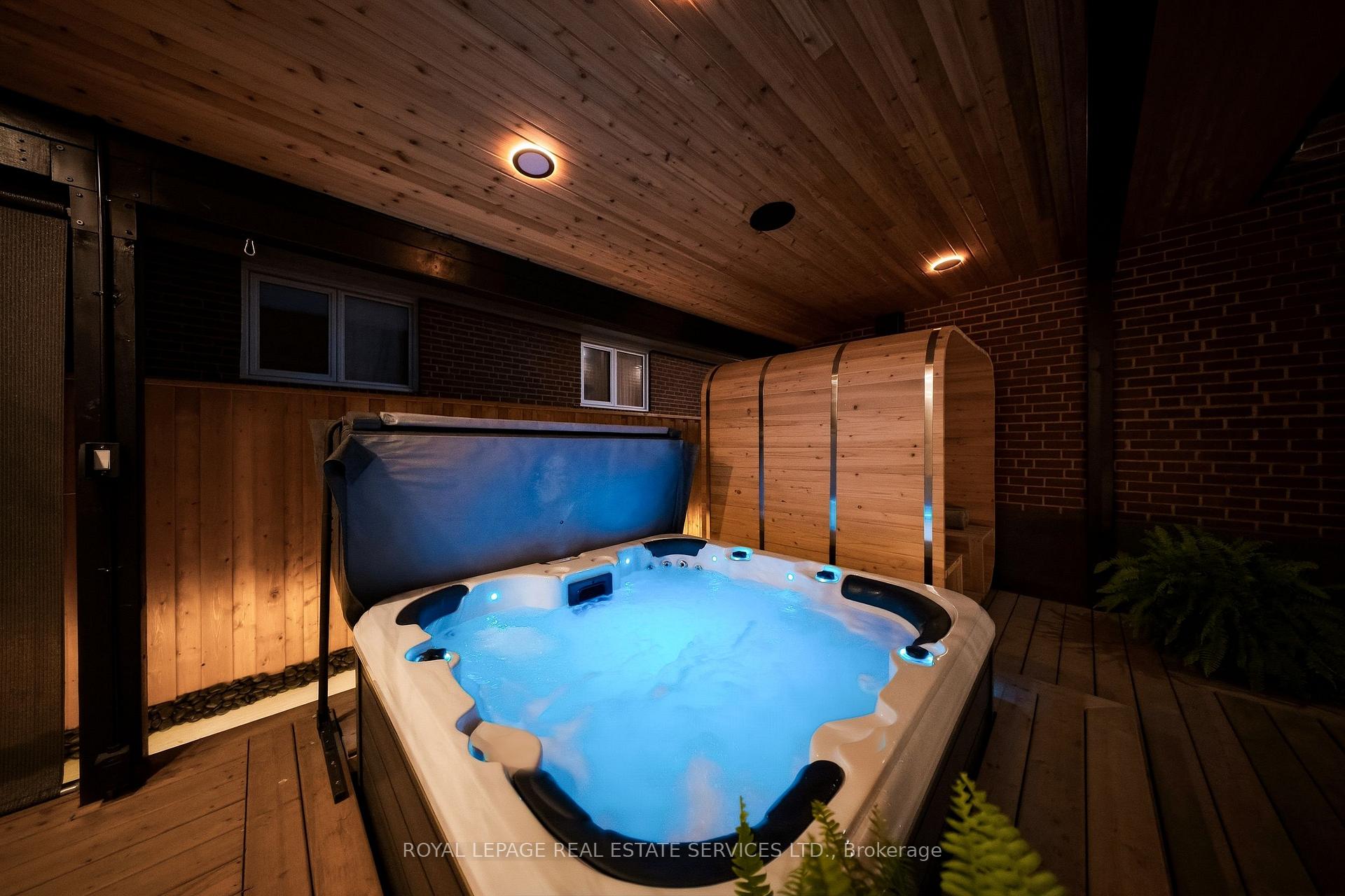 Photo 39 of 655 Netherton Crescent, Mississauga, Applewood — HOMEH