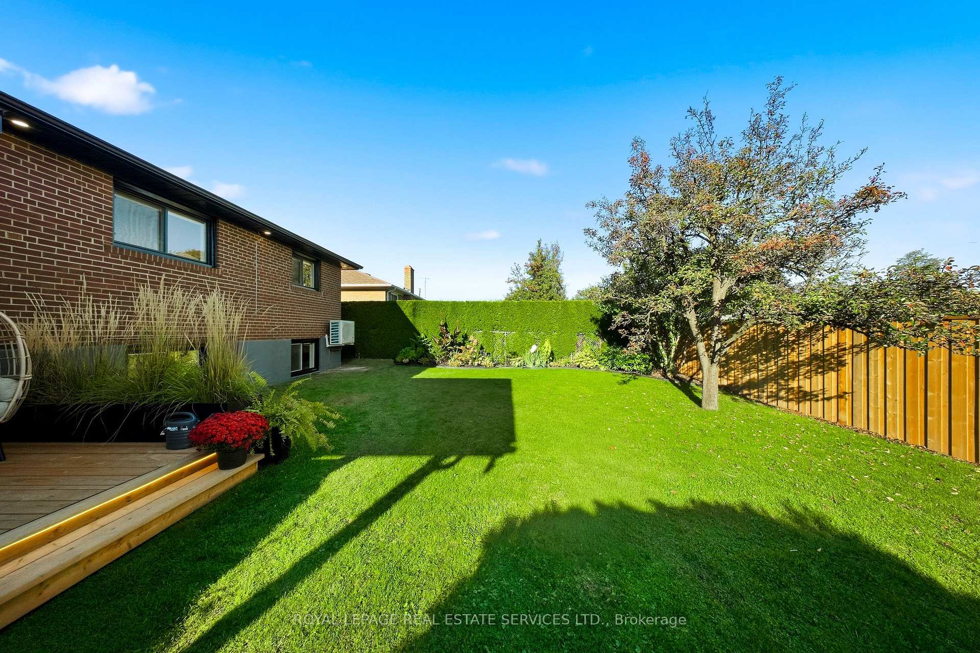 Photo 52 of 655 Netherton Crescent, Mississauga, Applewood — HOMEH