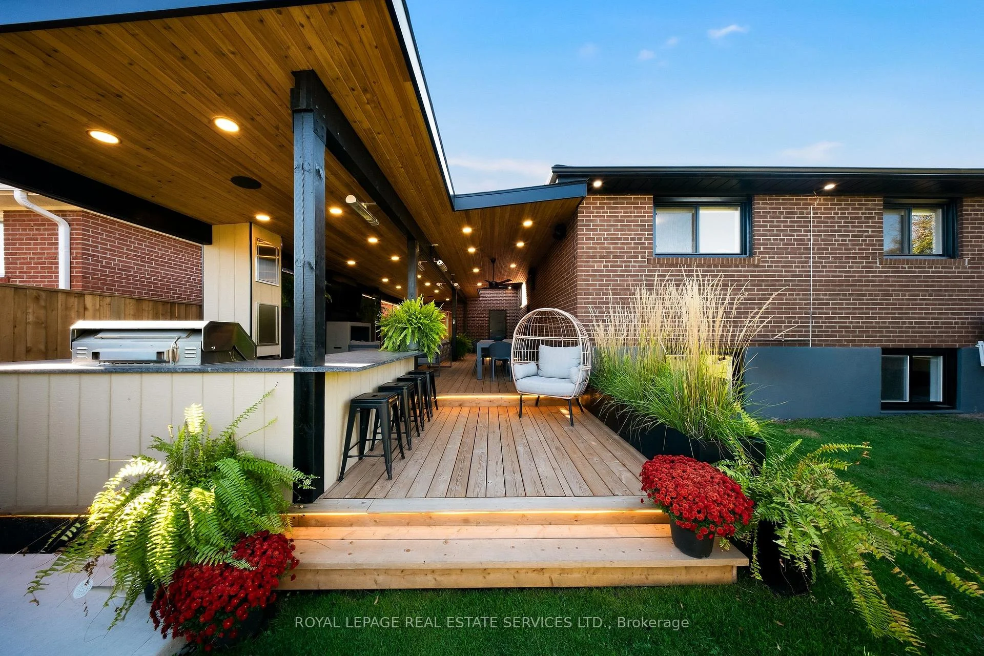 Photo 48 of 655 Netherton Crescent, Mississauga, Applewood — HOMEH