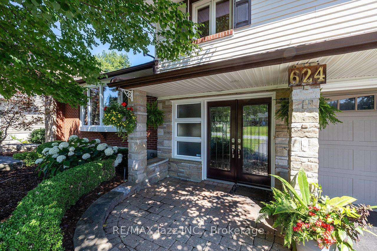 Photo 7 of 624 Roselawn Avenue, Oshawa, Northwood — HOMEH