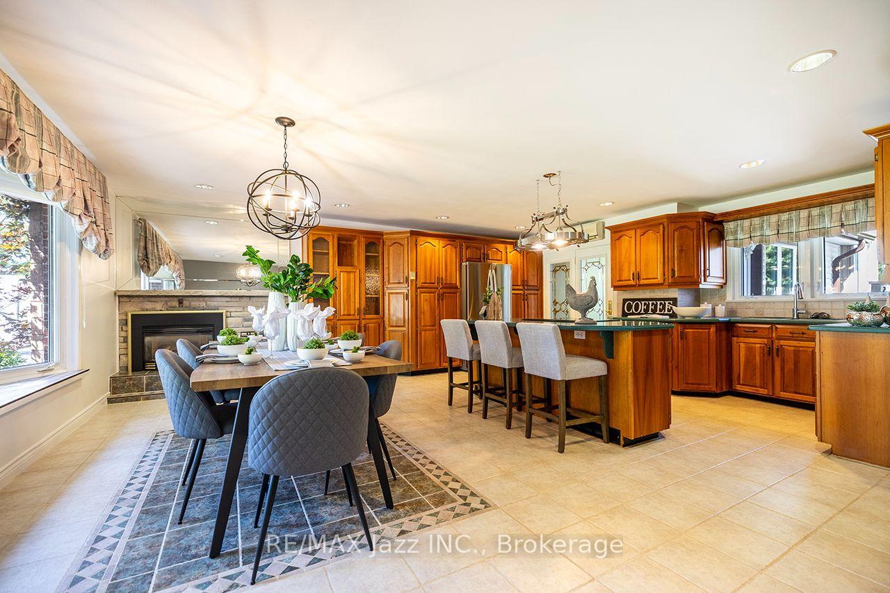 Photo 11 of 624 Roselawn Avenue, Oshawa, Northwood — HOMEH