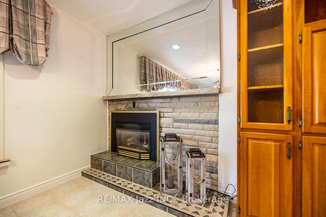 Photo 15 of 624 Roselawn Avenue, Oshawa, Northwood — HOMEH