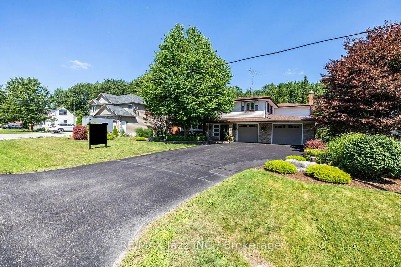 Photo of 624 Roselawn Avenue