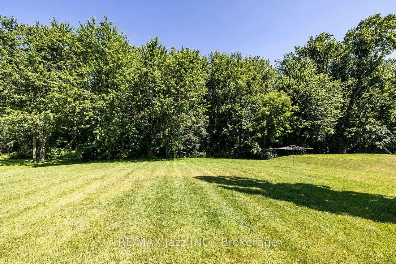 Photo 8 of 624 Roselawn Avenue, Oshawa, Northwood — HOMEH