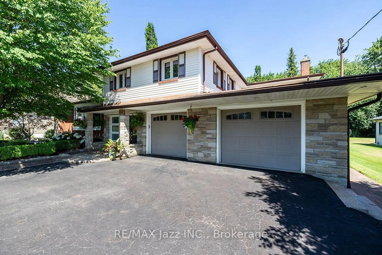 Photo 12 of 624 Roselawn Avenue, Oshawa, Northwood — HOMEH