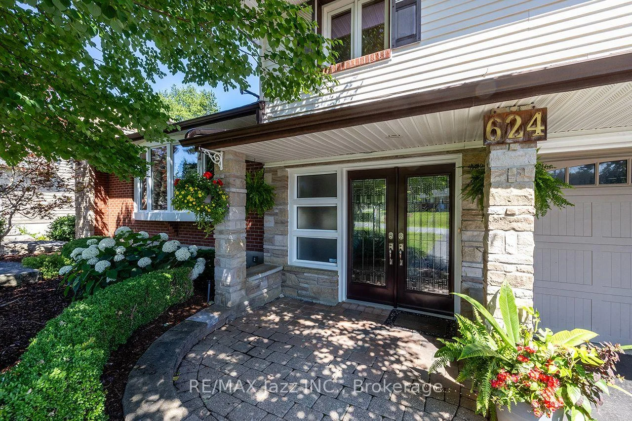 Photo 14 of 624 Roselawn Avenue, Oshawa, Northwood — HOMEH