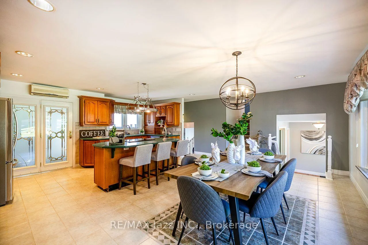 Photo 24 of 624 Roselawn Avenue, Oshawa, Northwood — HOMEH